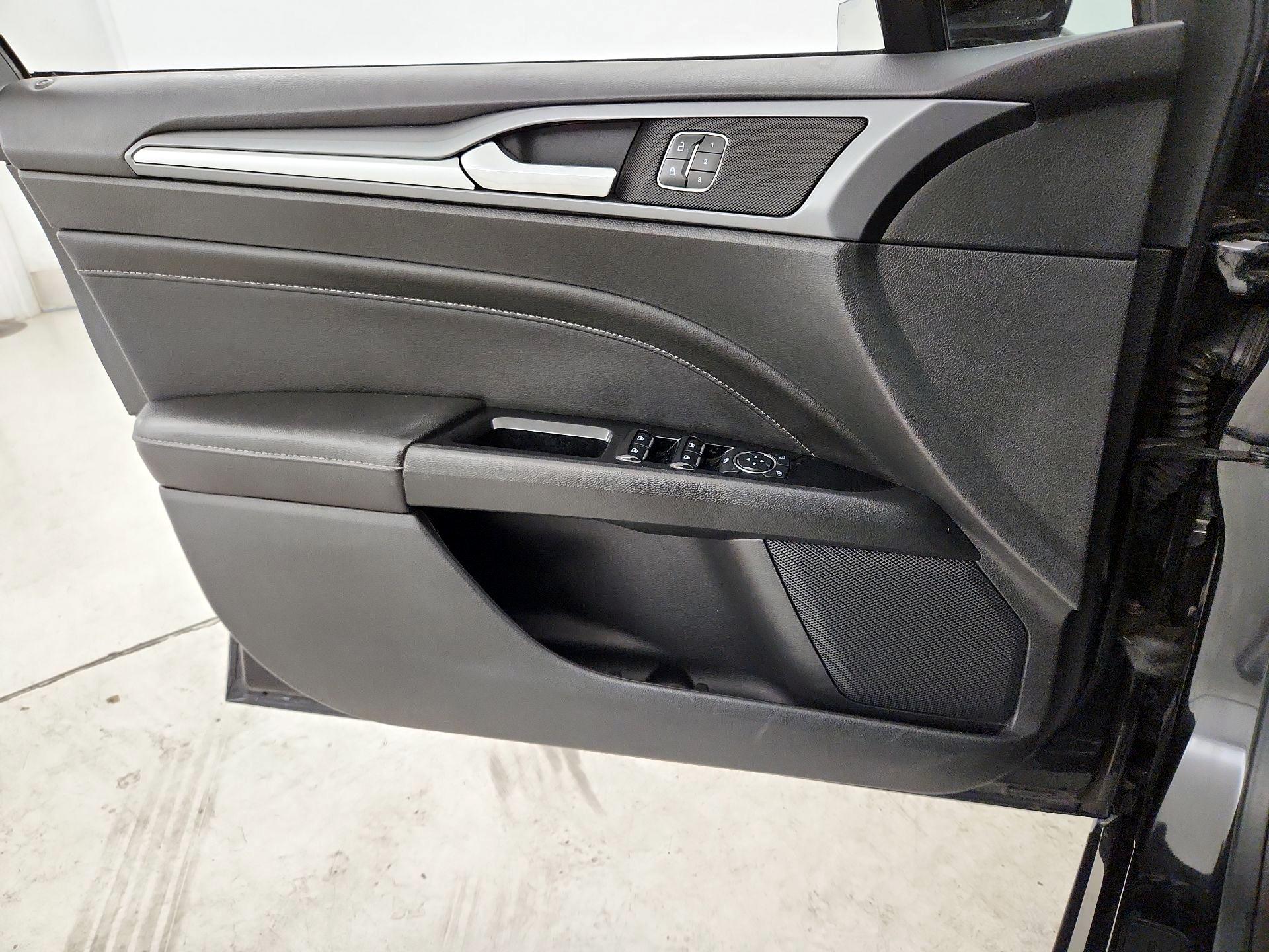 Thumbnail: 2014 Ford Fusion - 12