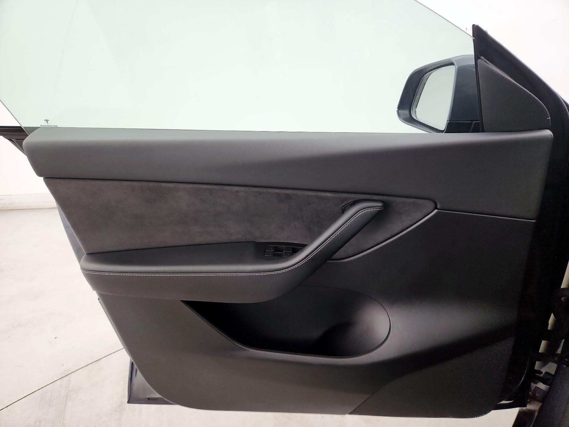 Thumbnail: 2022 Tesla Model Y - 12