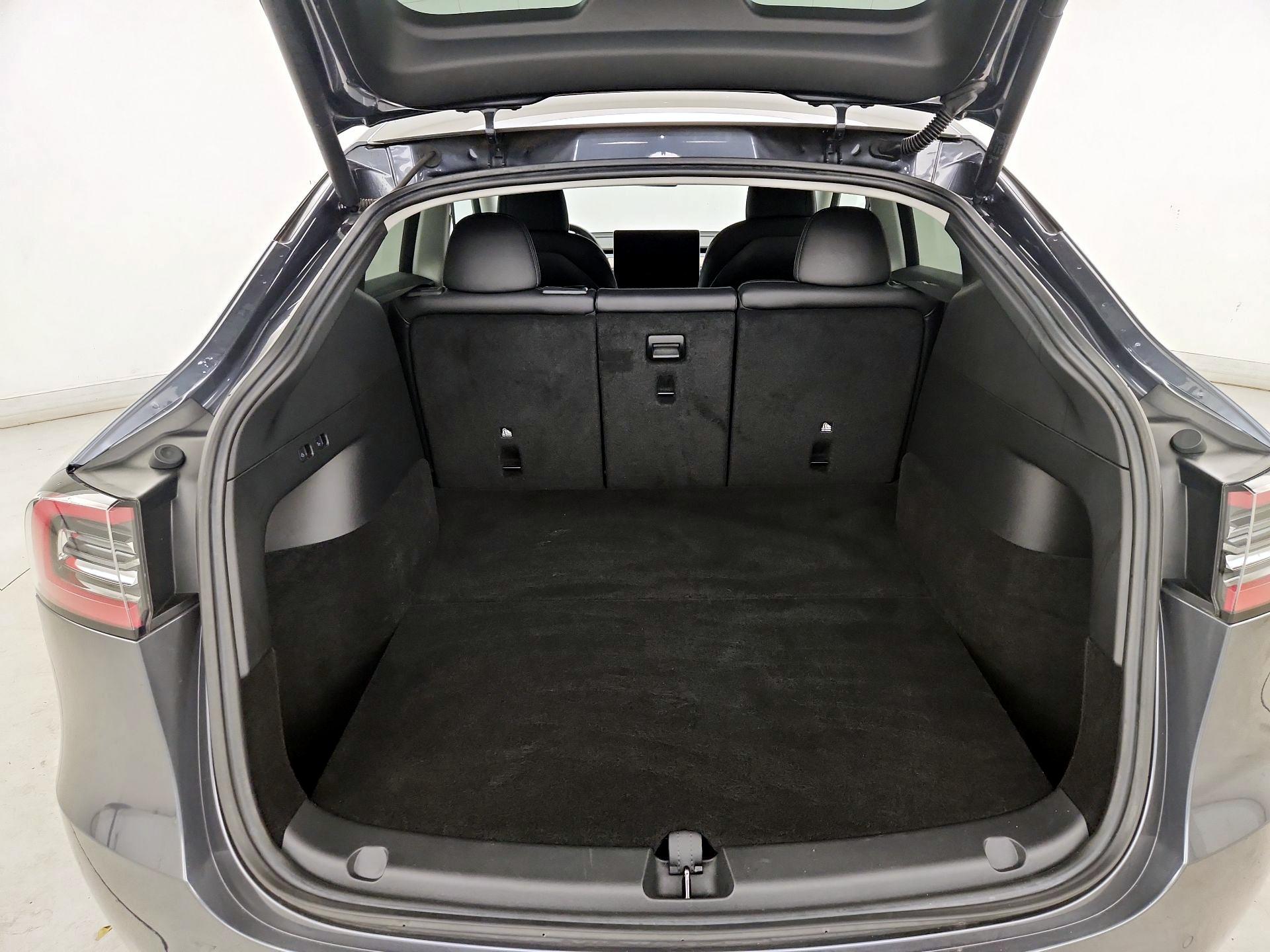 Thumbnail: 2022 Tesla Model Y - 19