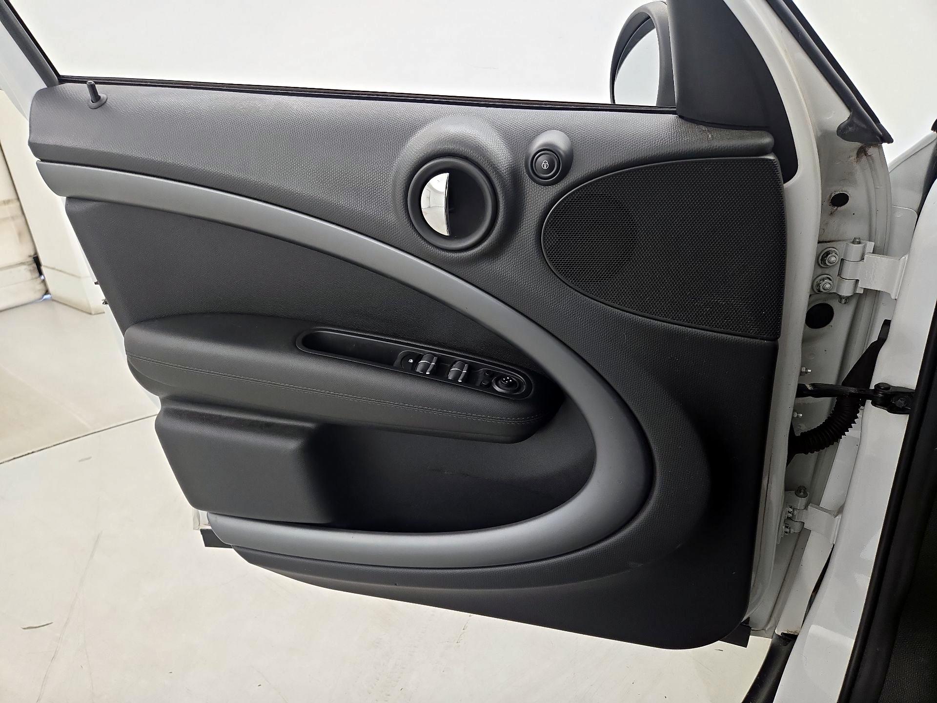 Thumbnail: 2015 MINI Cooper Countryman - 12