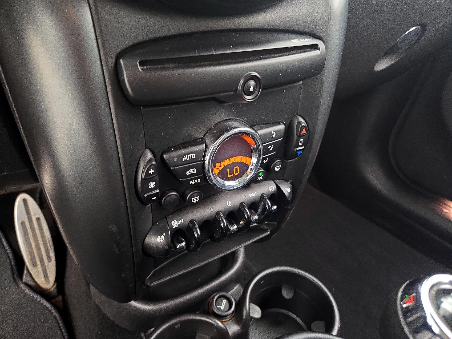 Thumbnail: 2015 MINI Cooper Countryman - 14