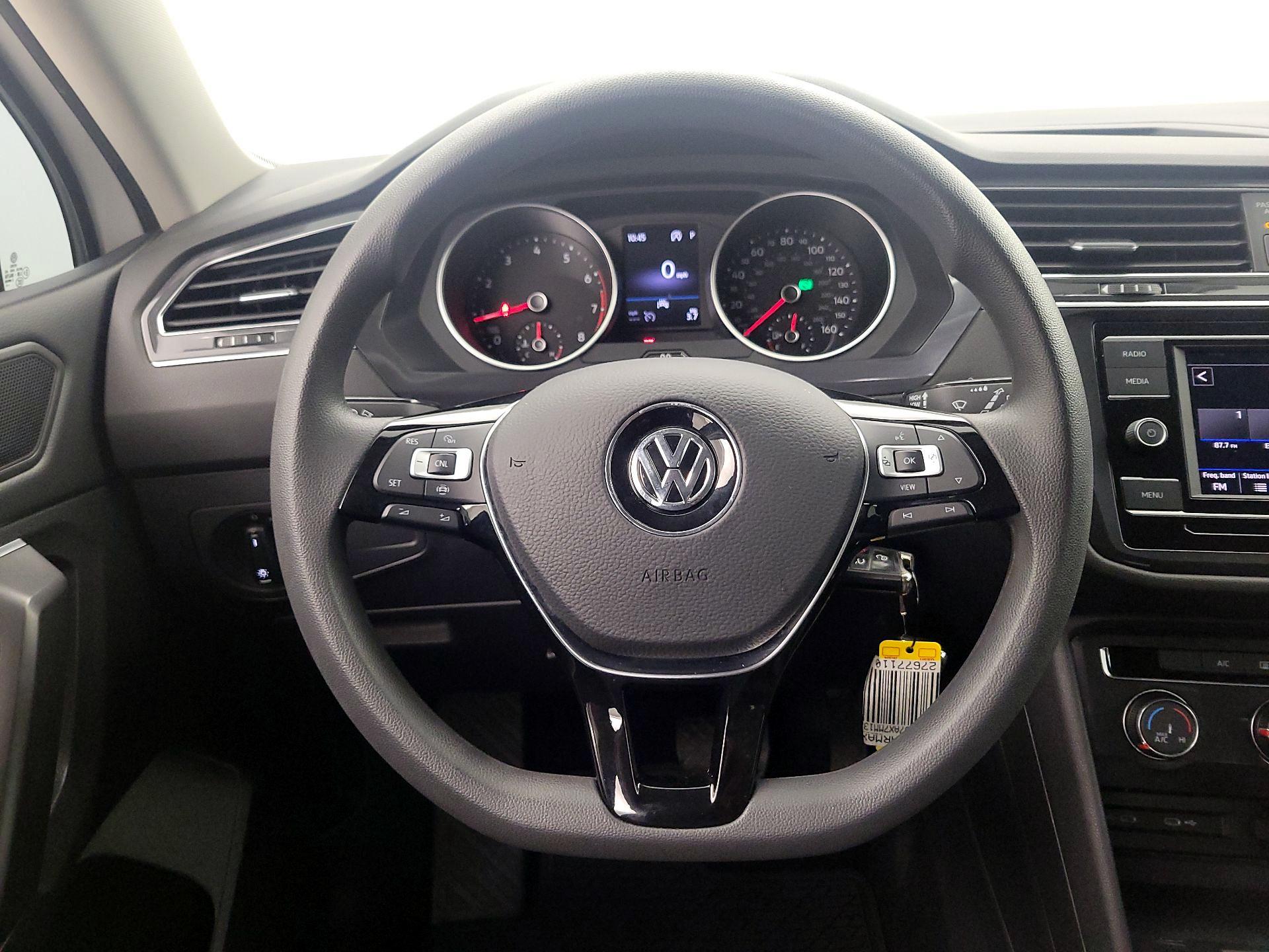 Thumbnail: 2021 Volkswagen Tiguan - 10
