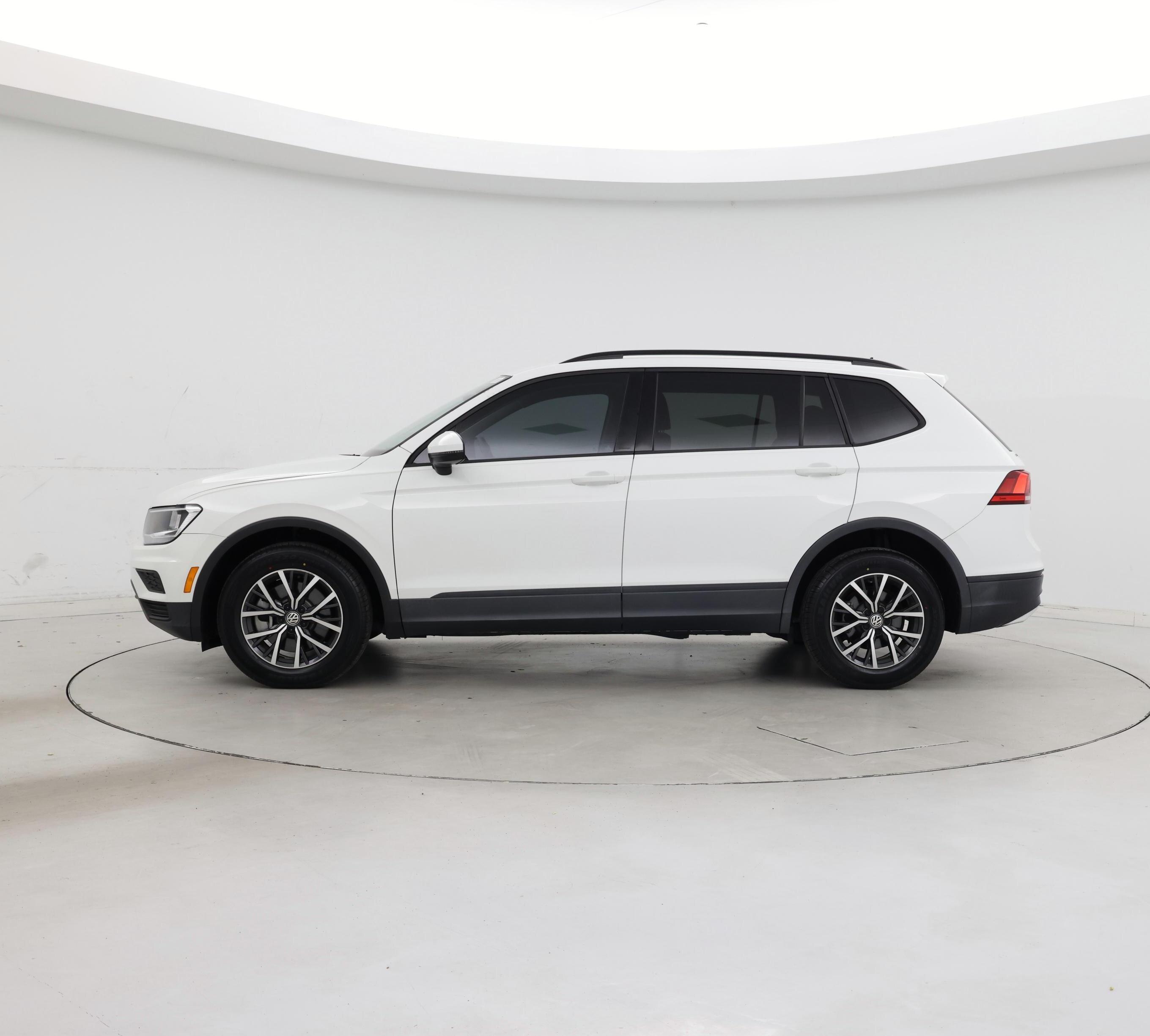 Thumbnail: 2021 Volkswagen Tiguan - 3