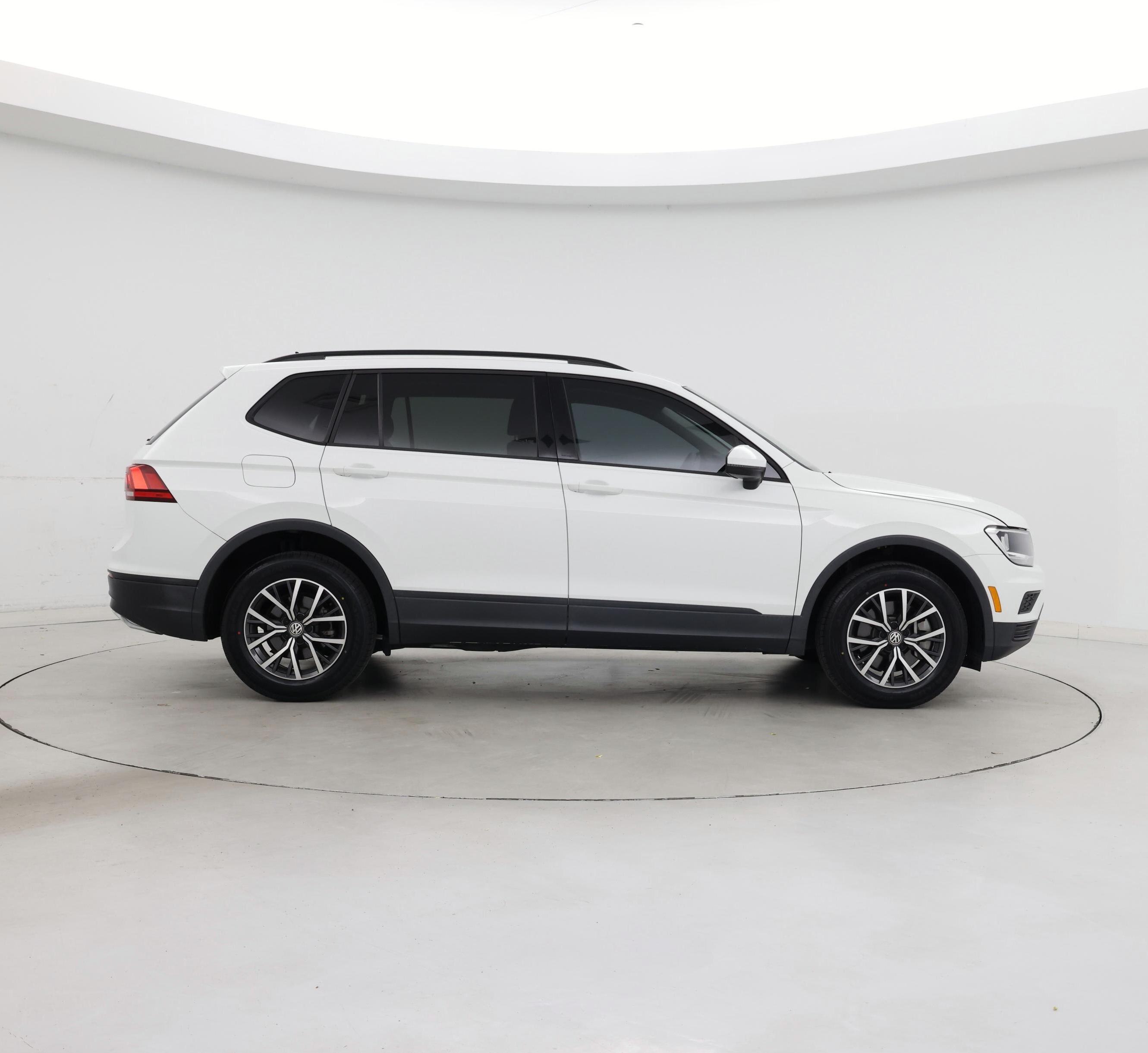 Thumbnail: 2021 Volkswagen Tiguan - 7