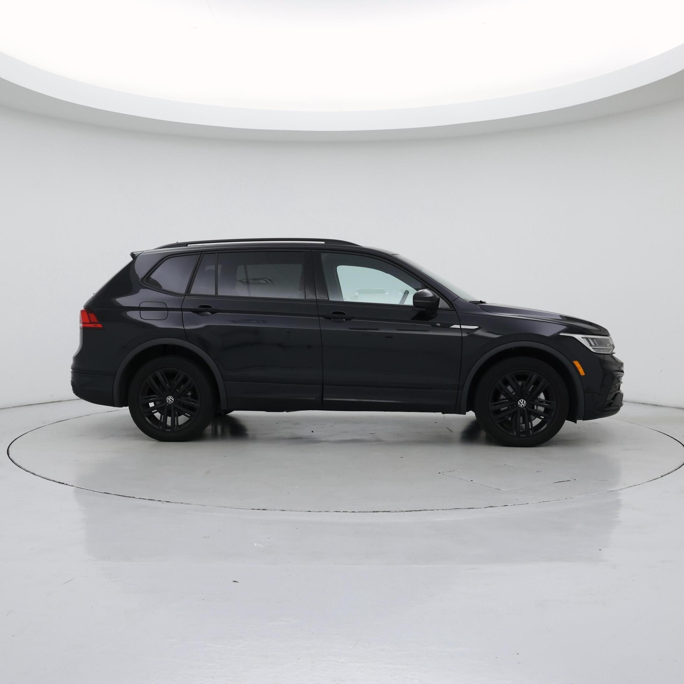Thumbnail: 2022 Volkswagen Tiguan - 7