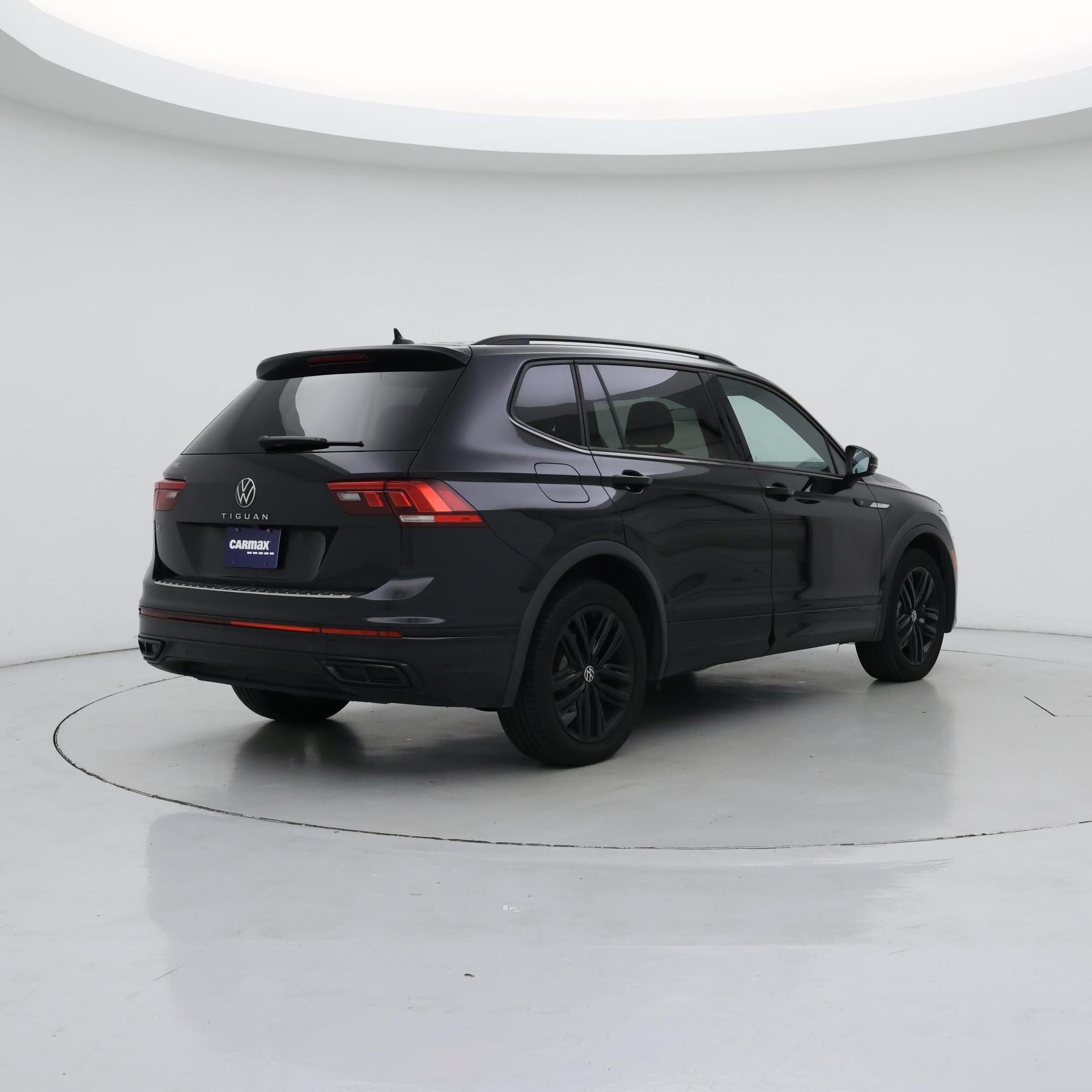 Thumbnail: 2022 Volkswagen Tiguan - 8