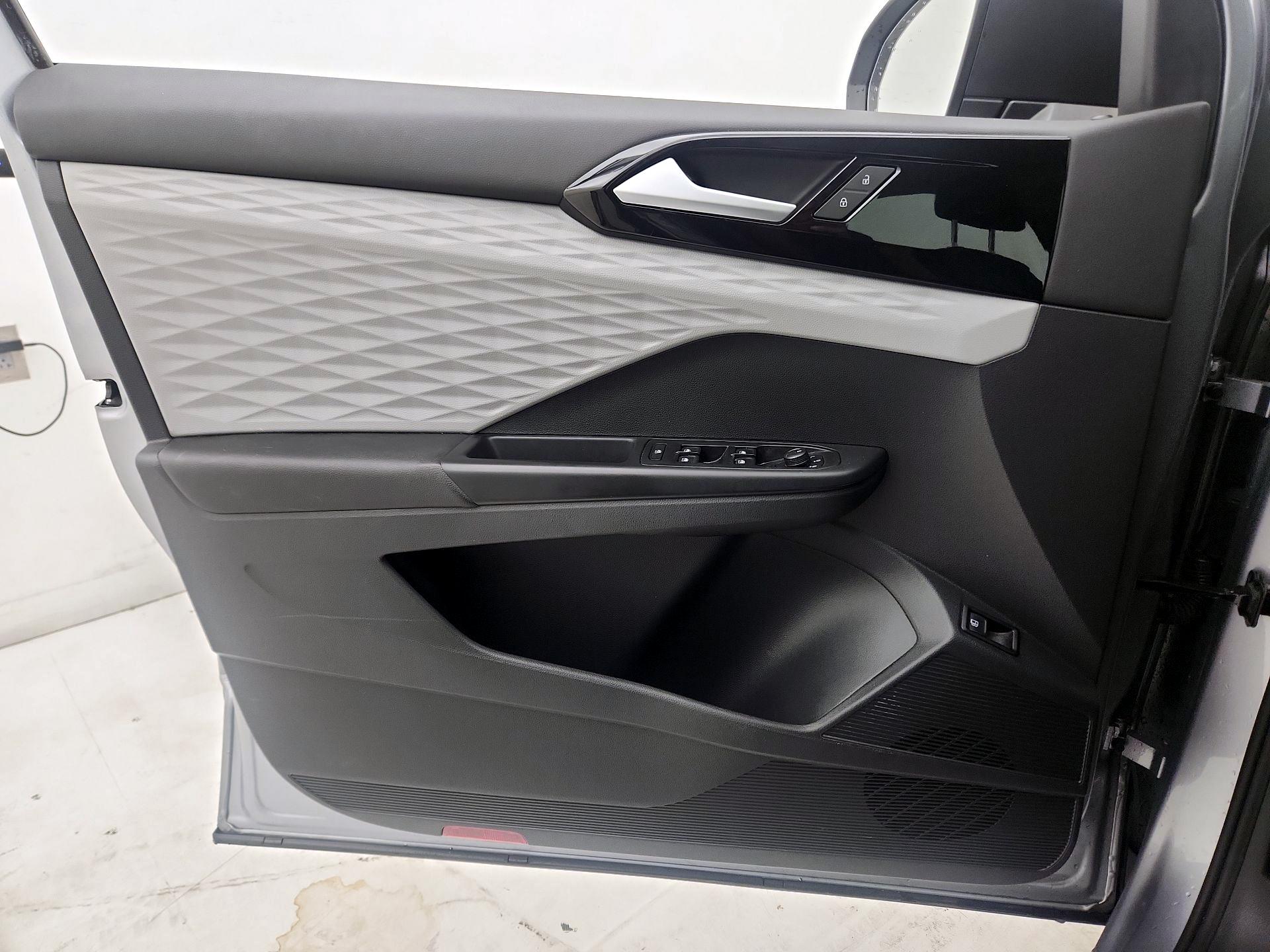 Thumbnail: 2022 Volkswagen Taos - 12