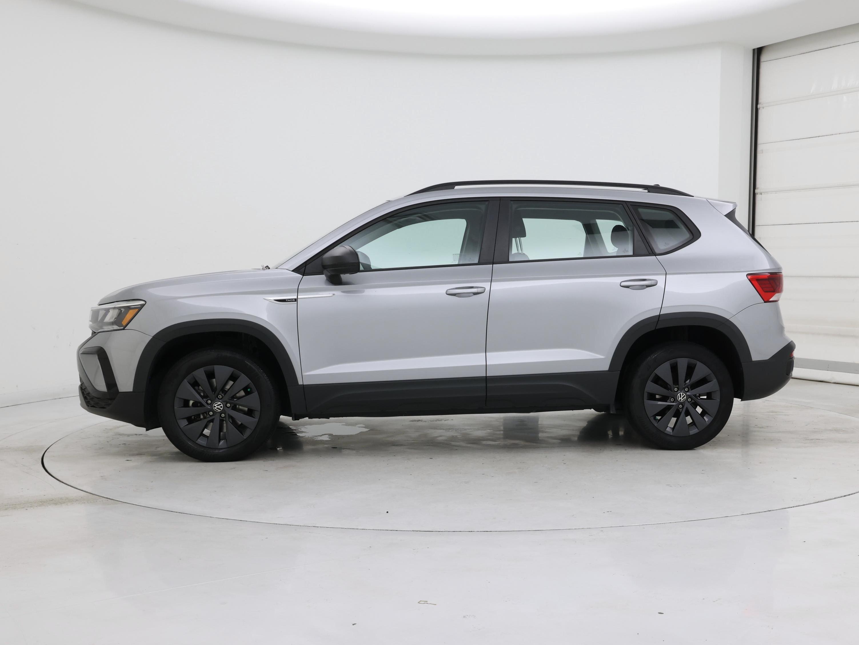 Thumbnail: 2022 Volkswagen Taos - 3