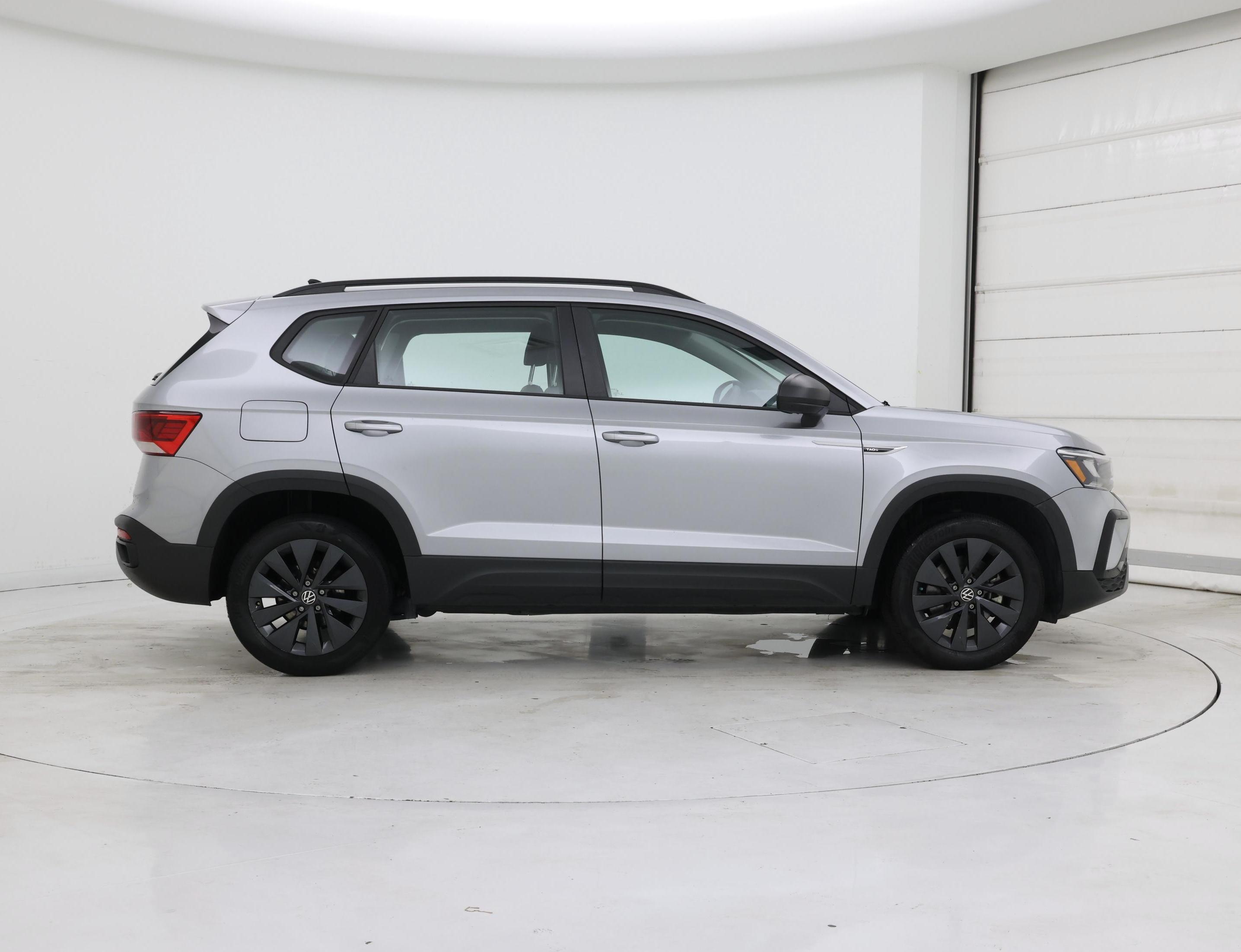 Thumbnail: 2022 Volkswagen Taos - 7