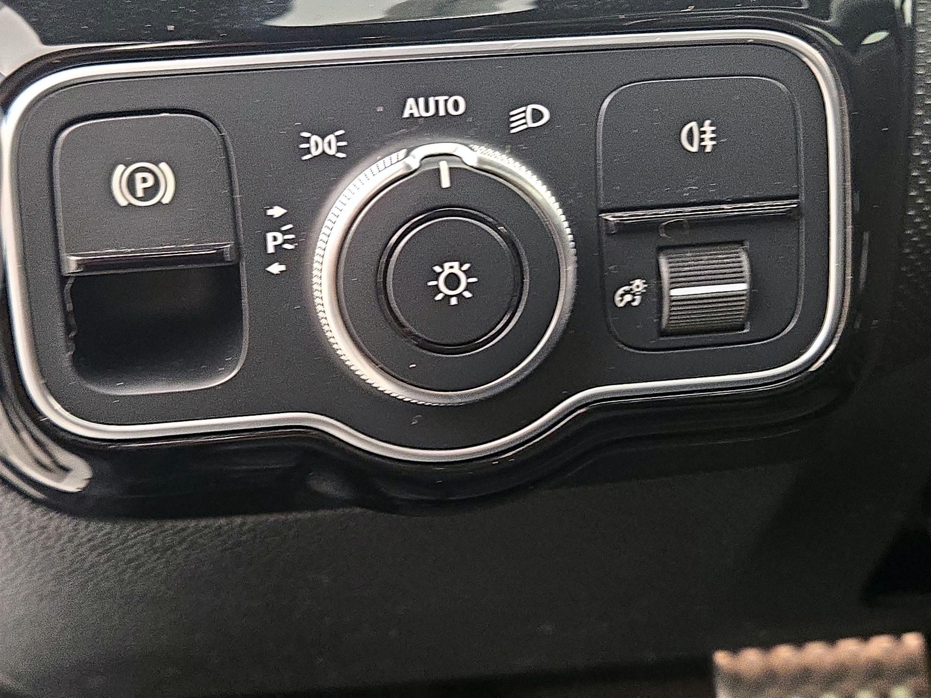 Thumbnail: 2020 Mercedes-Benz CLA - 13
