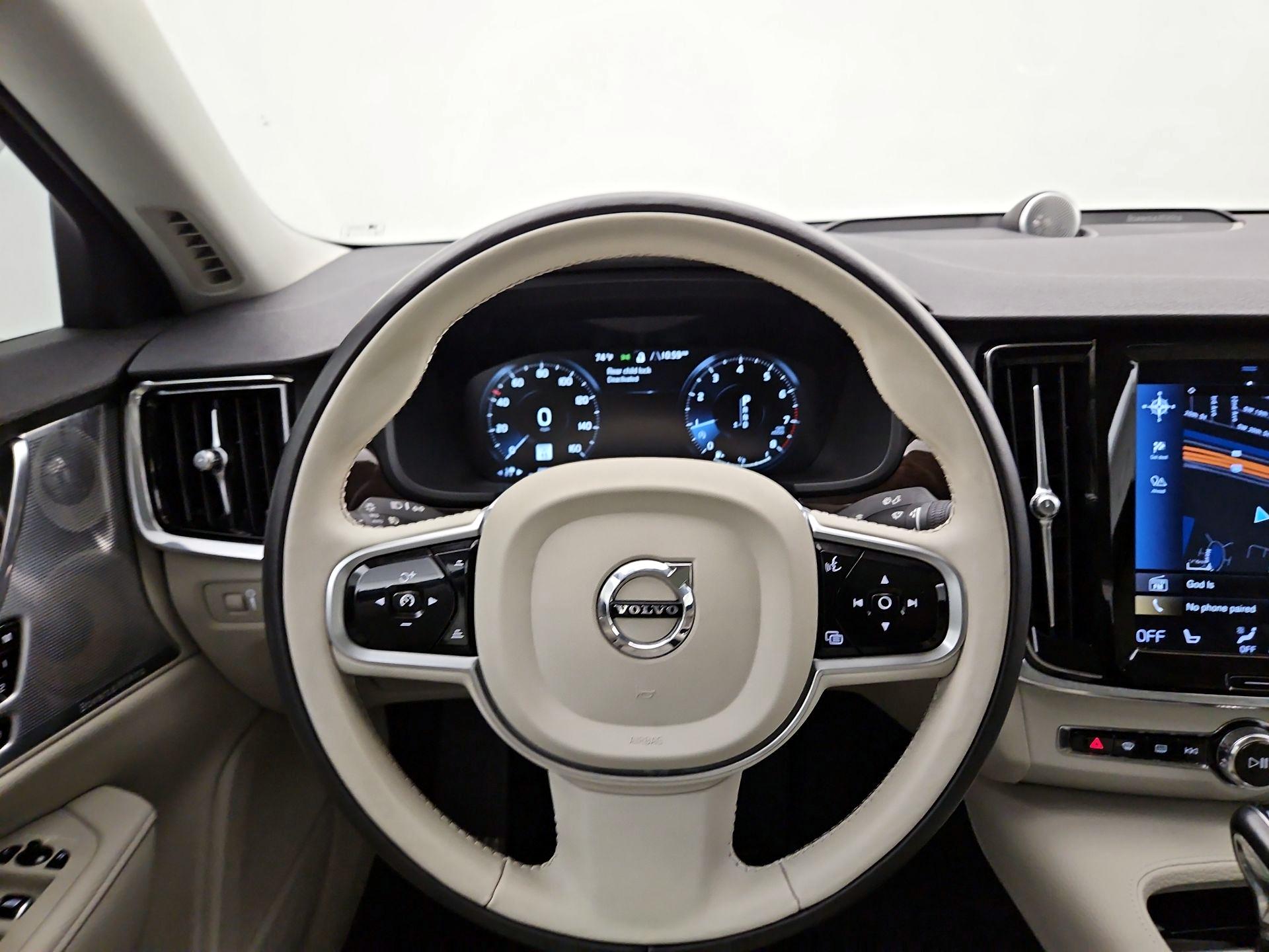 Thumbnail: 2018 Volvo S90 - 10