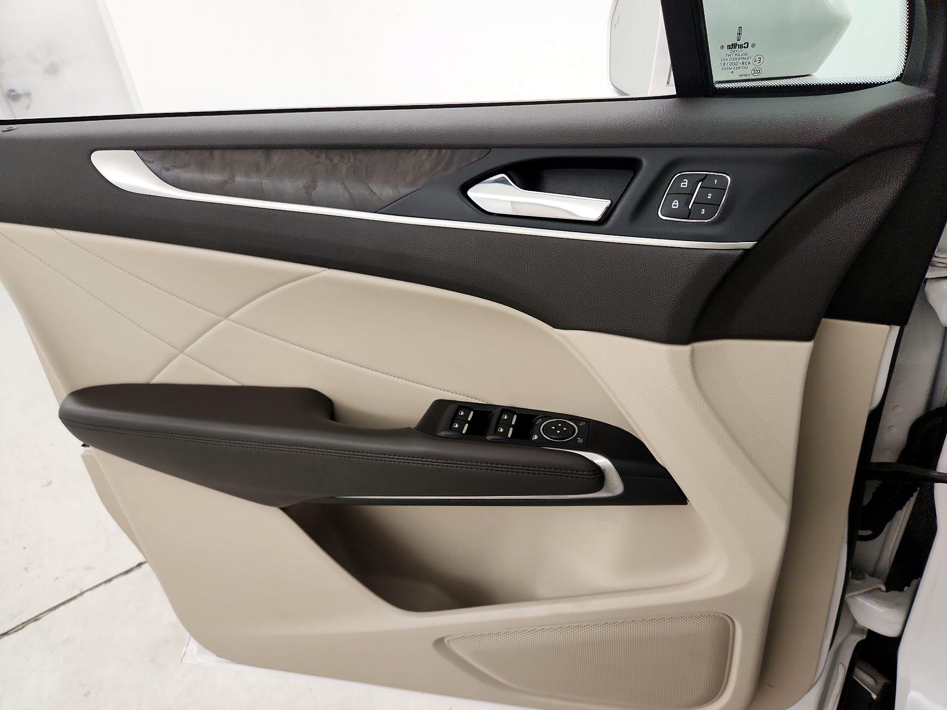 Thumbnail: 2019 Lincoln MKC - 12