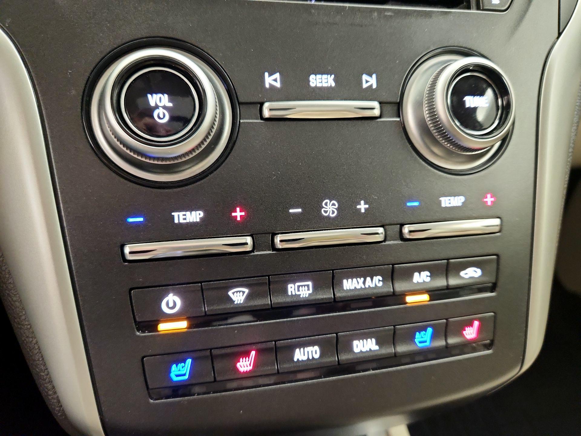 Thumbnail: 2019 Lincoln MKC - 17