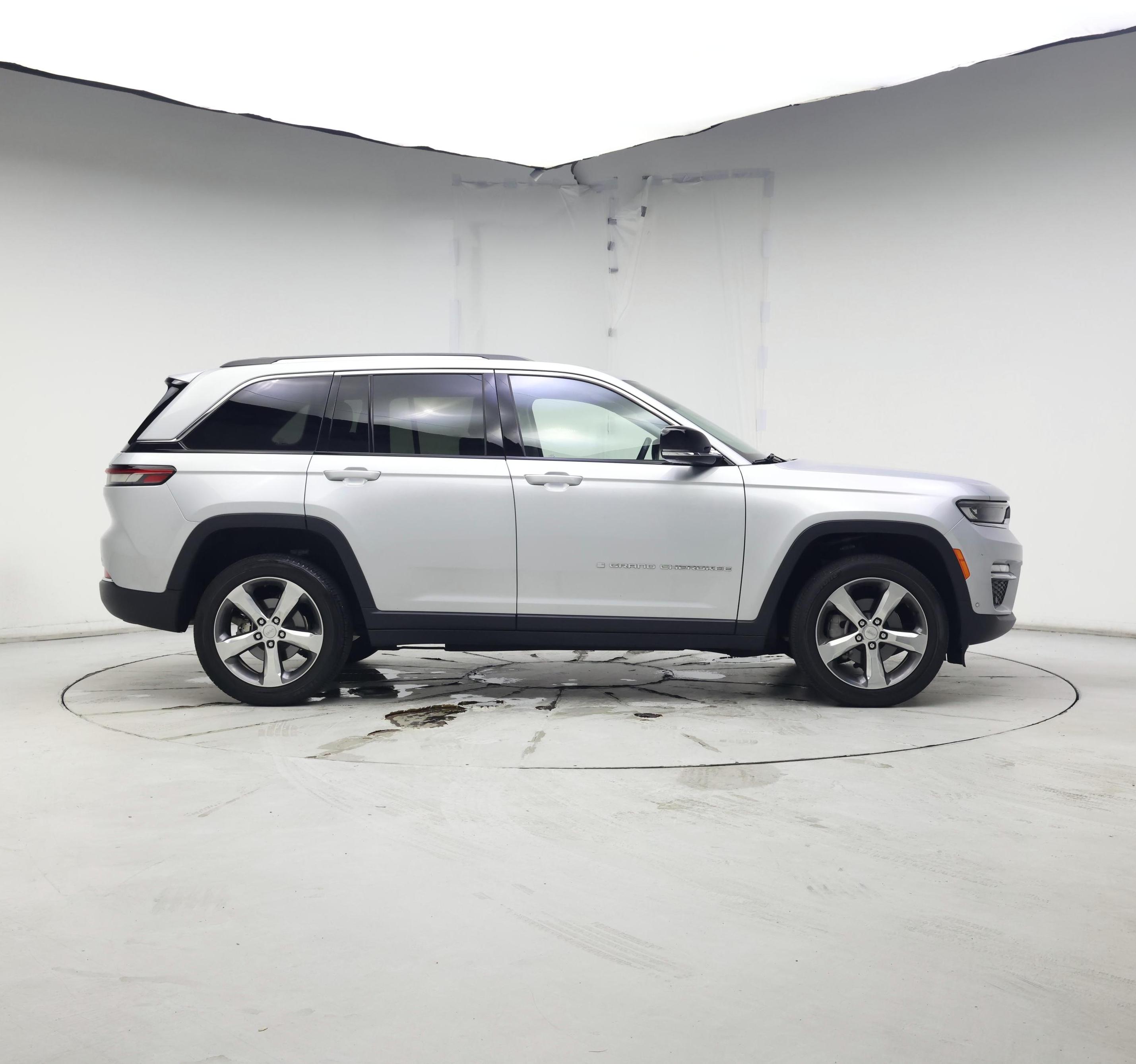 Thumbnail: 2022 Jeep Grand Cherokee - 7