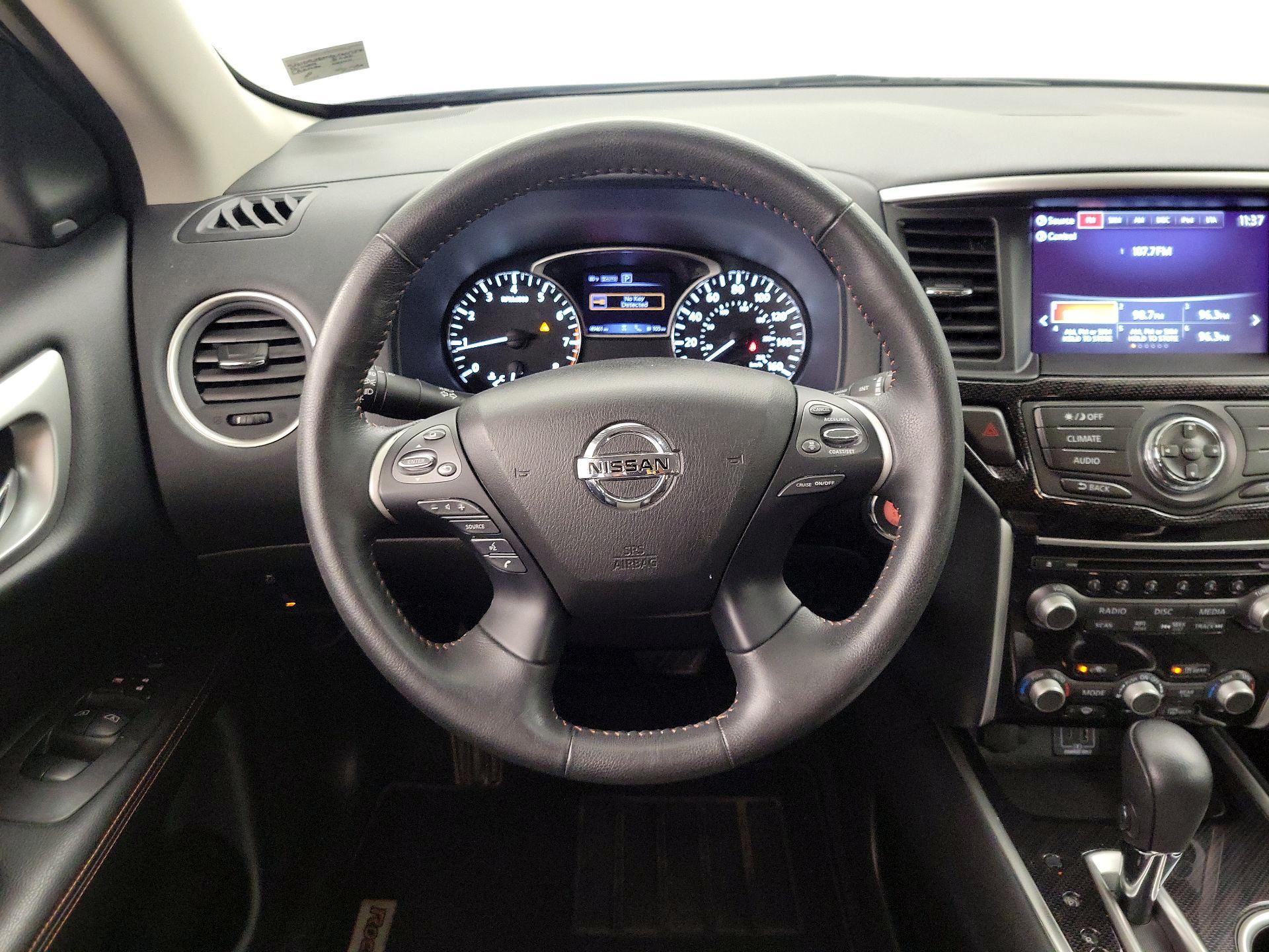 Thumbnail: 2020 Nissan Pathfinder - 10