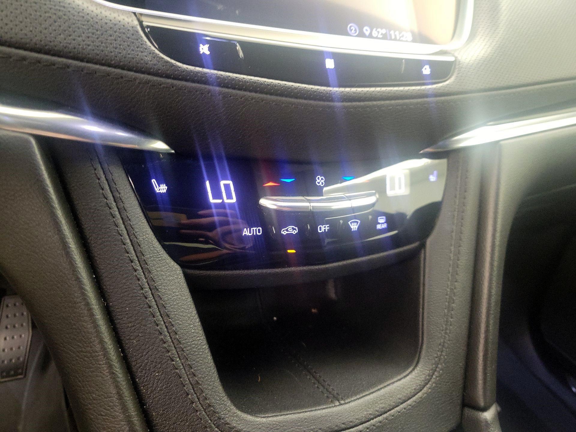 Thumbnail: 2020 Cadillac XT5 - 16
