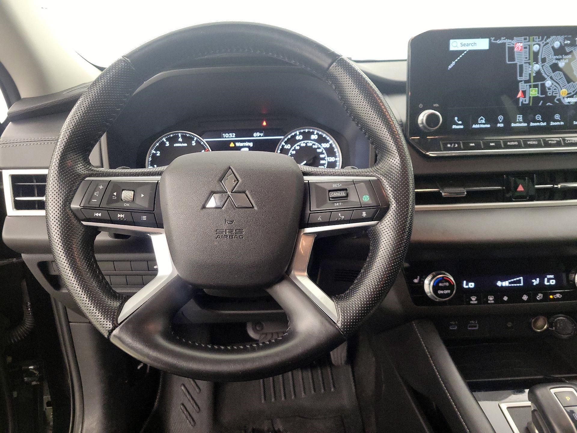 Thumbnail: 2022 Mitsubishi Outlander - 10