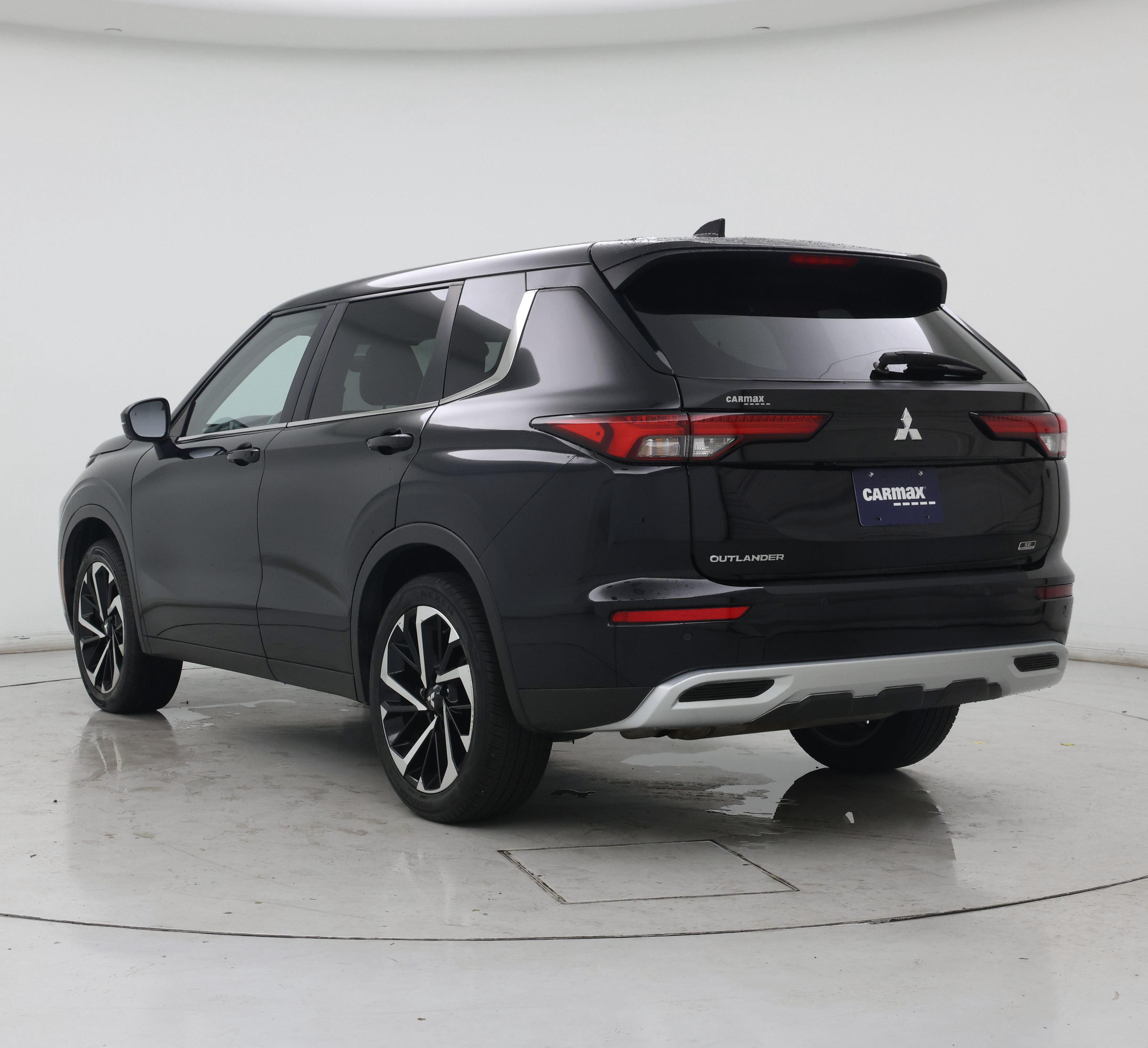 Thumbnail: 2022 Mitsubishi Outlander - 2