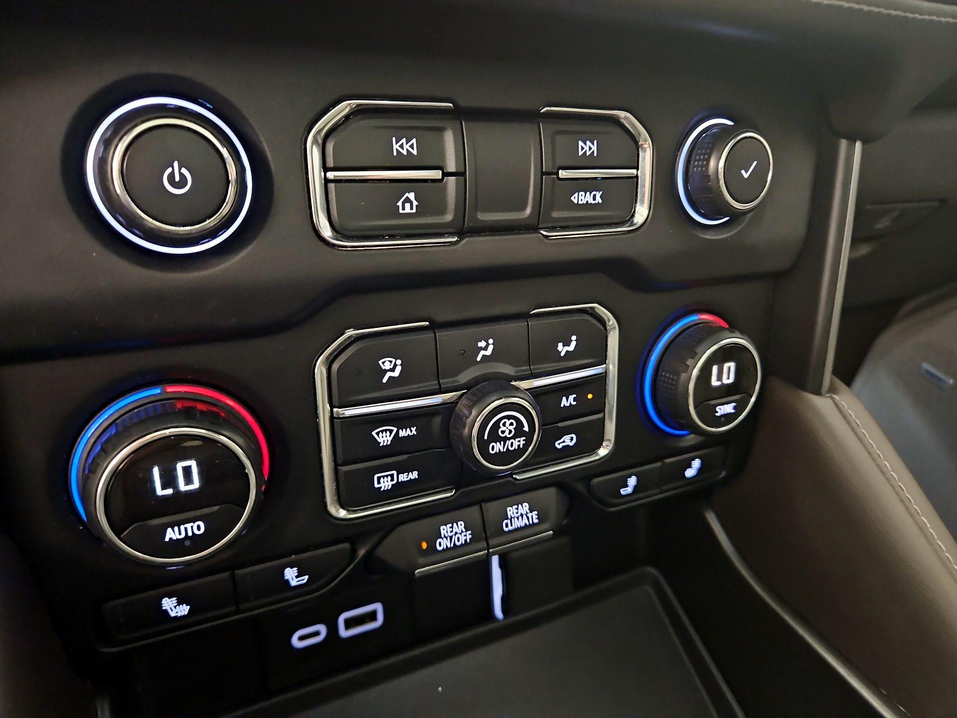 Thumbnail: 2021 Chevrolet Suburban - 17