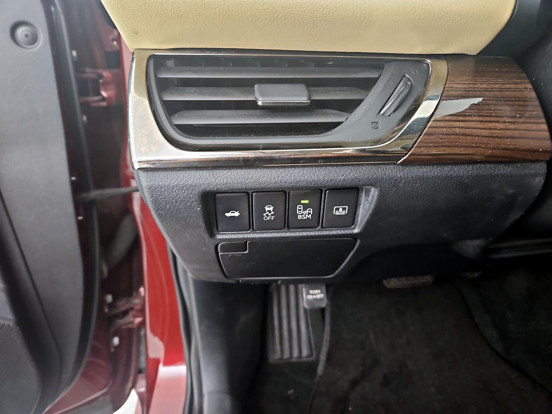 Thumbnail: 2013 Toyota Avalon - 13