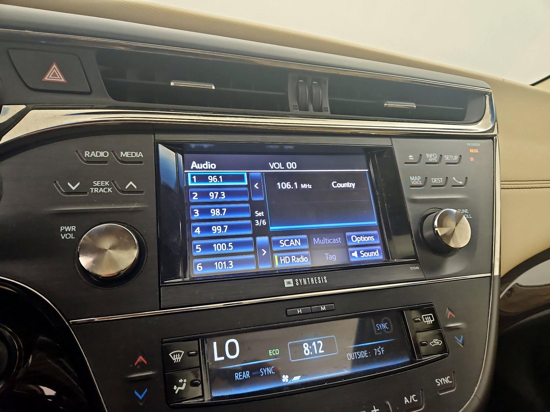 Thumbnail: 2013 Toyota Avalon - 16