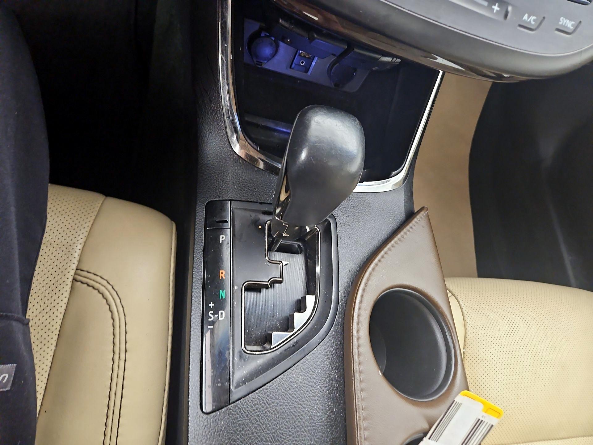 Thumbnail: 2013 Toyota Avalon - 18