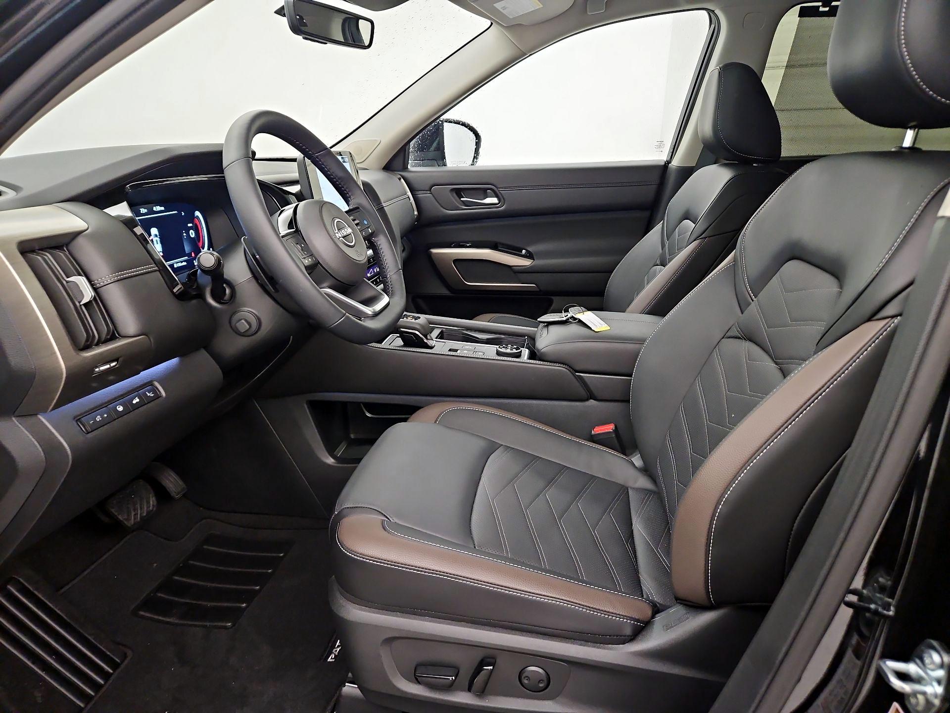 Thumbnail: 2025 Nissan Pathfinder - 11