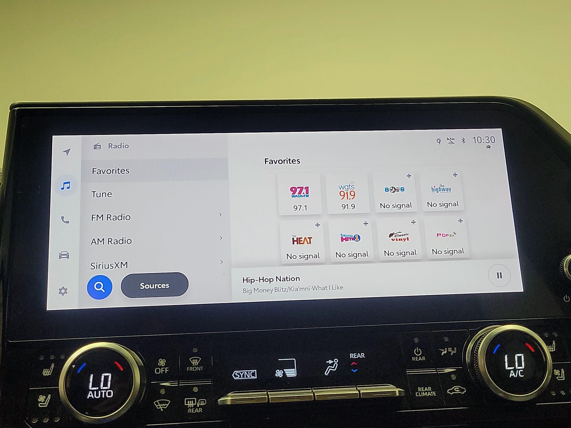 Thumbnail: 2023 Toyota Highlander - 15