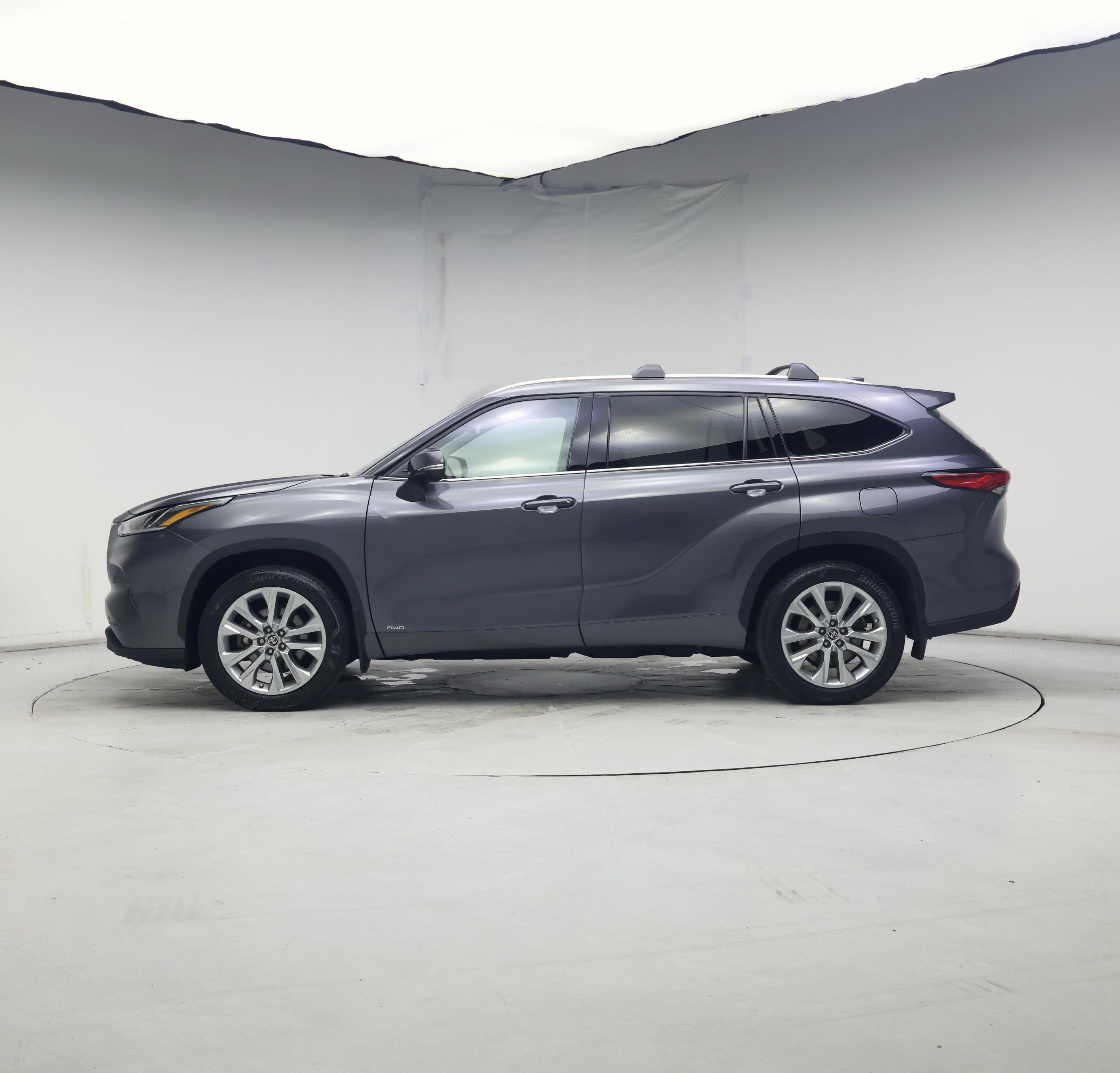 Thumbnail: 2023 Toyota Highlander - 3