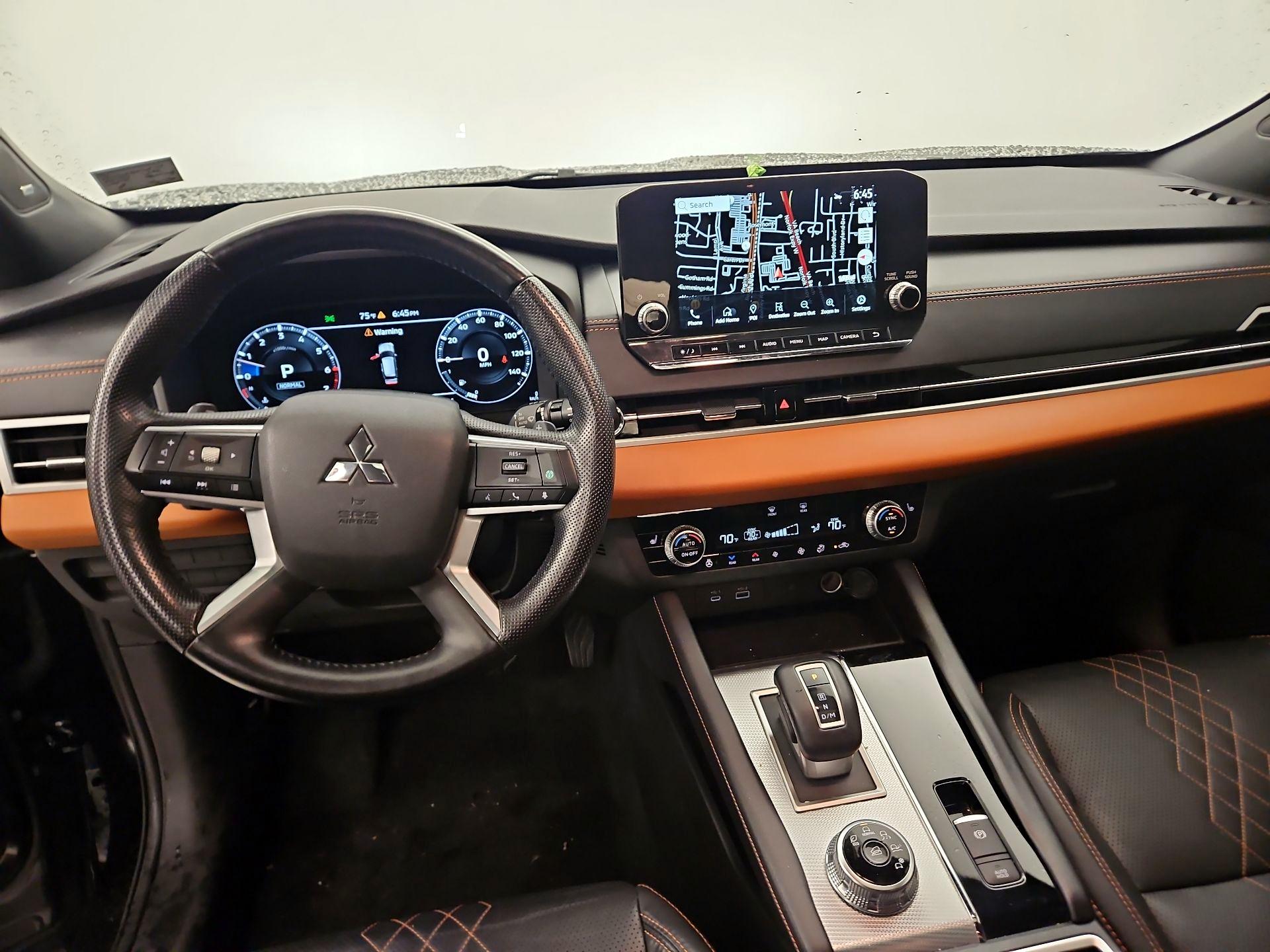 Thumbnail: 2022 Mitsubishi Outlander - 9
