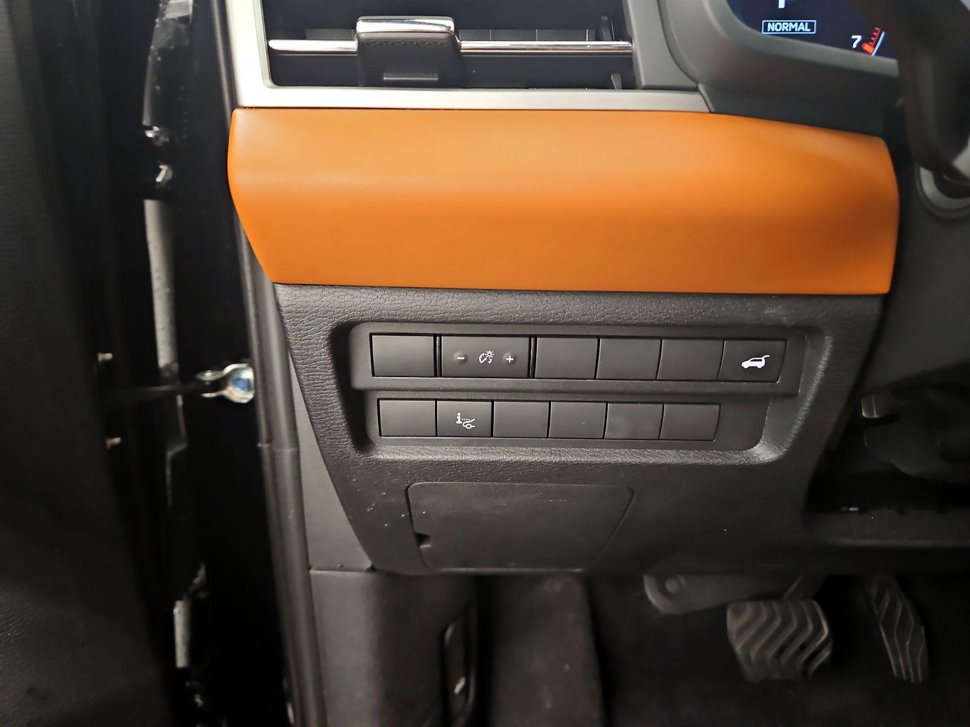 Thumbnail: 2022 Mitsubishi Outlander - 13