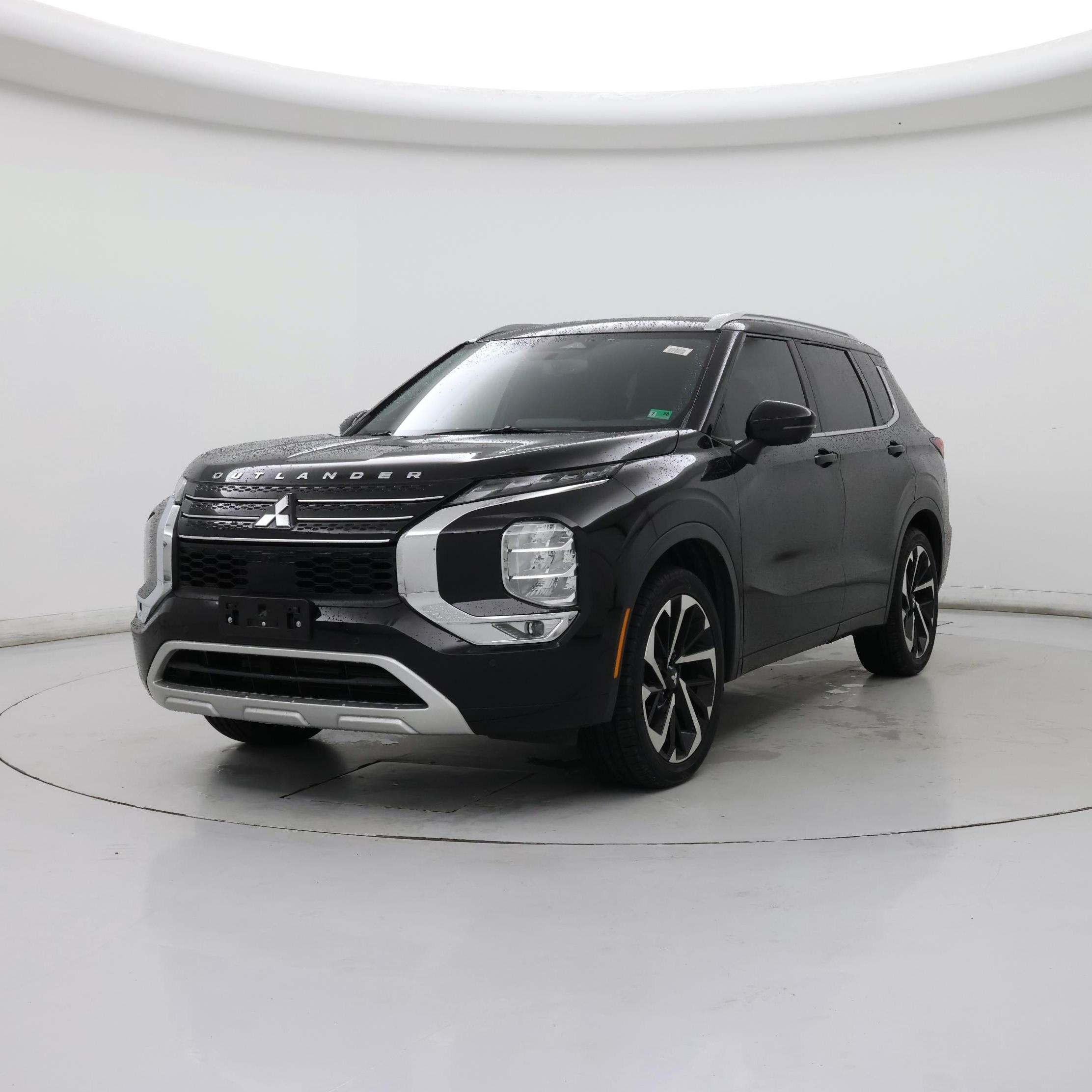 Thumbnail: 2022 Mitsubishi Outlander - 4