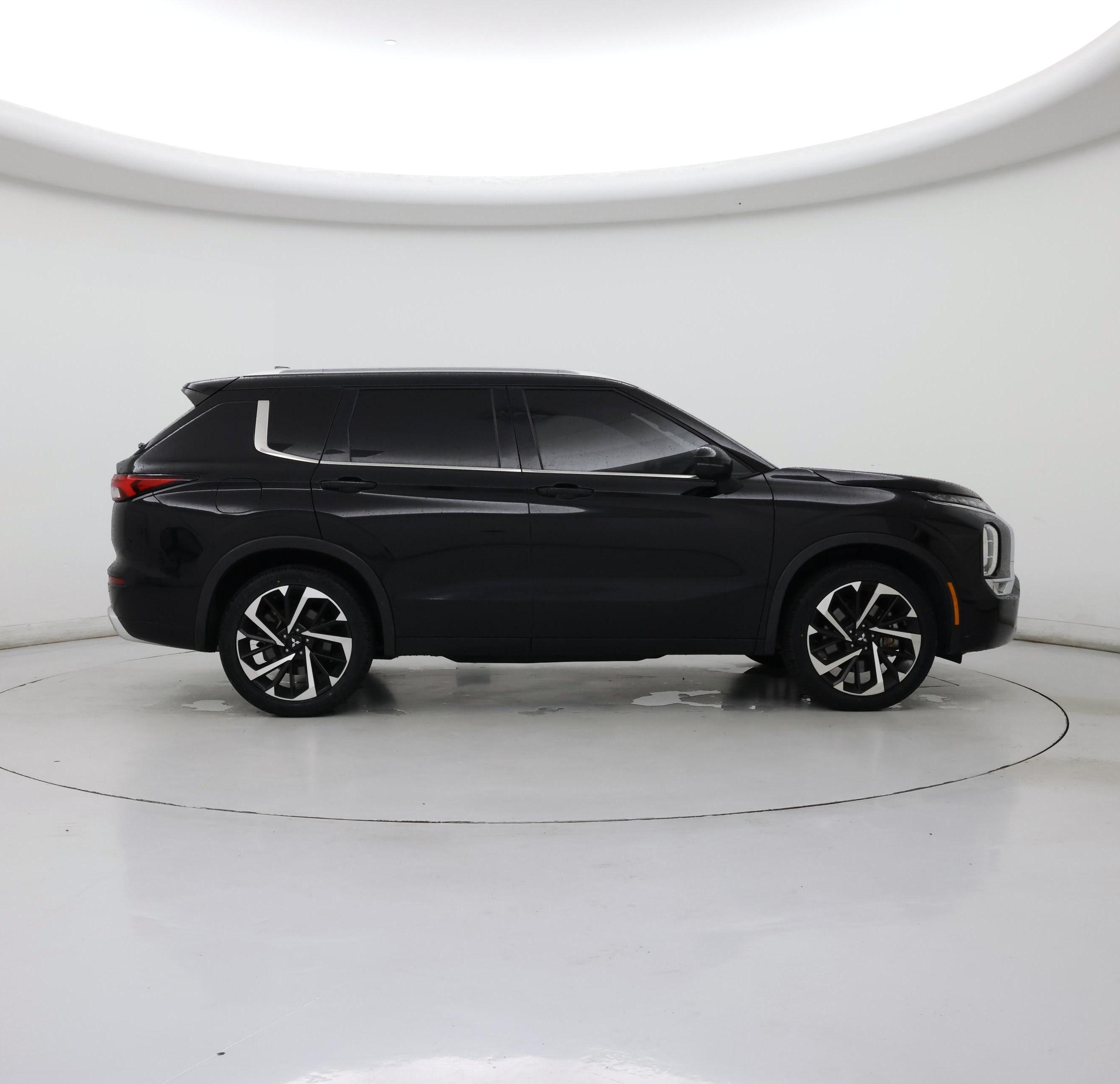 Thumbnail: 2022 Mitsubishi Outlander - 7