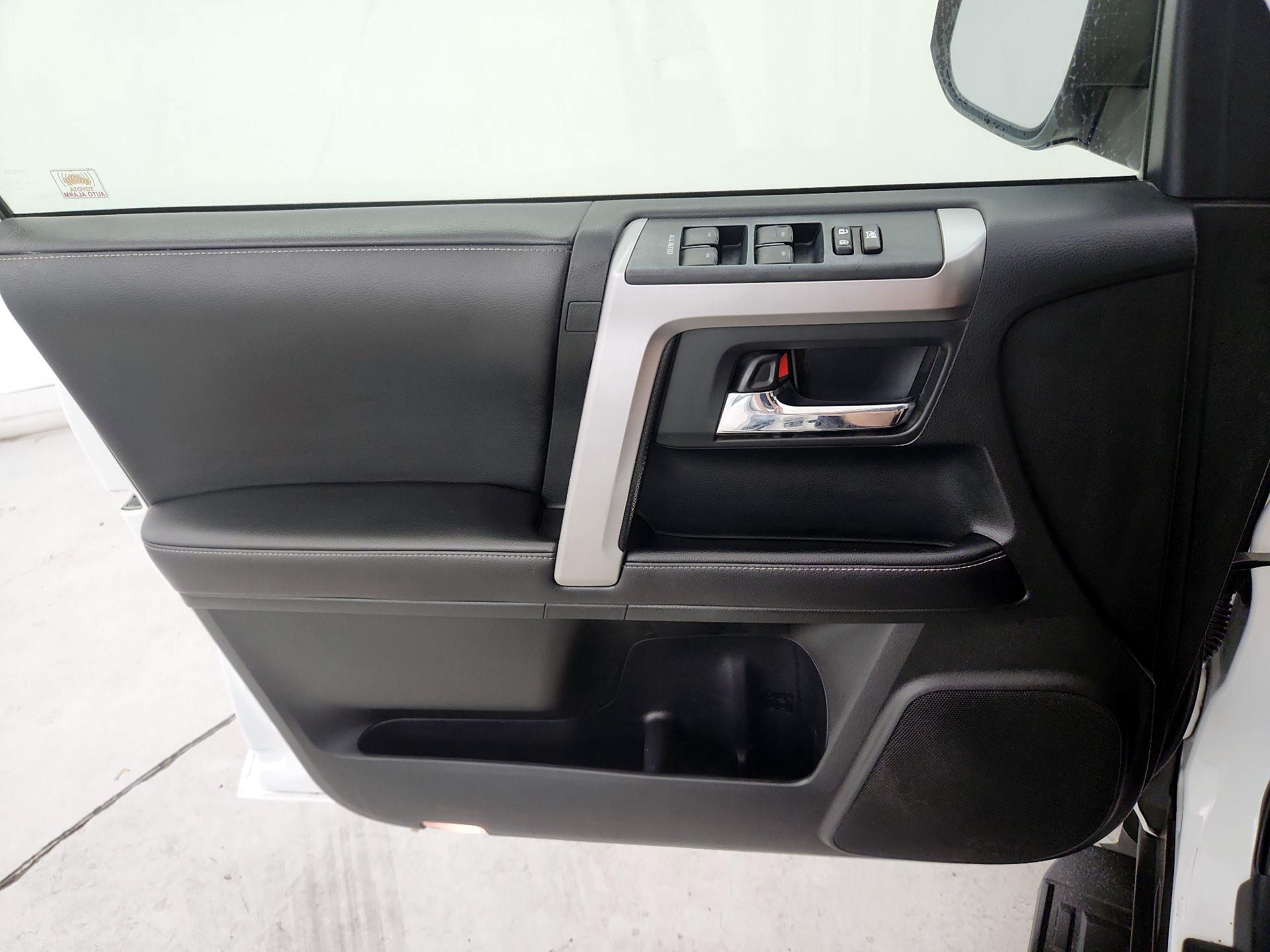 Thumbnail: 2018 Toyota 4Runner - 12