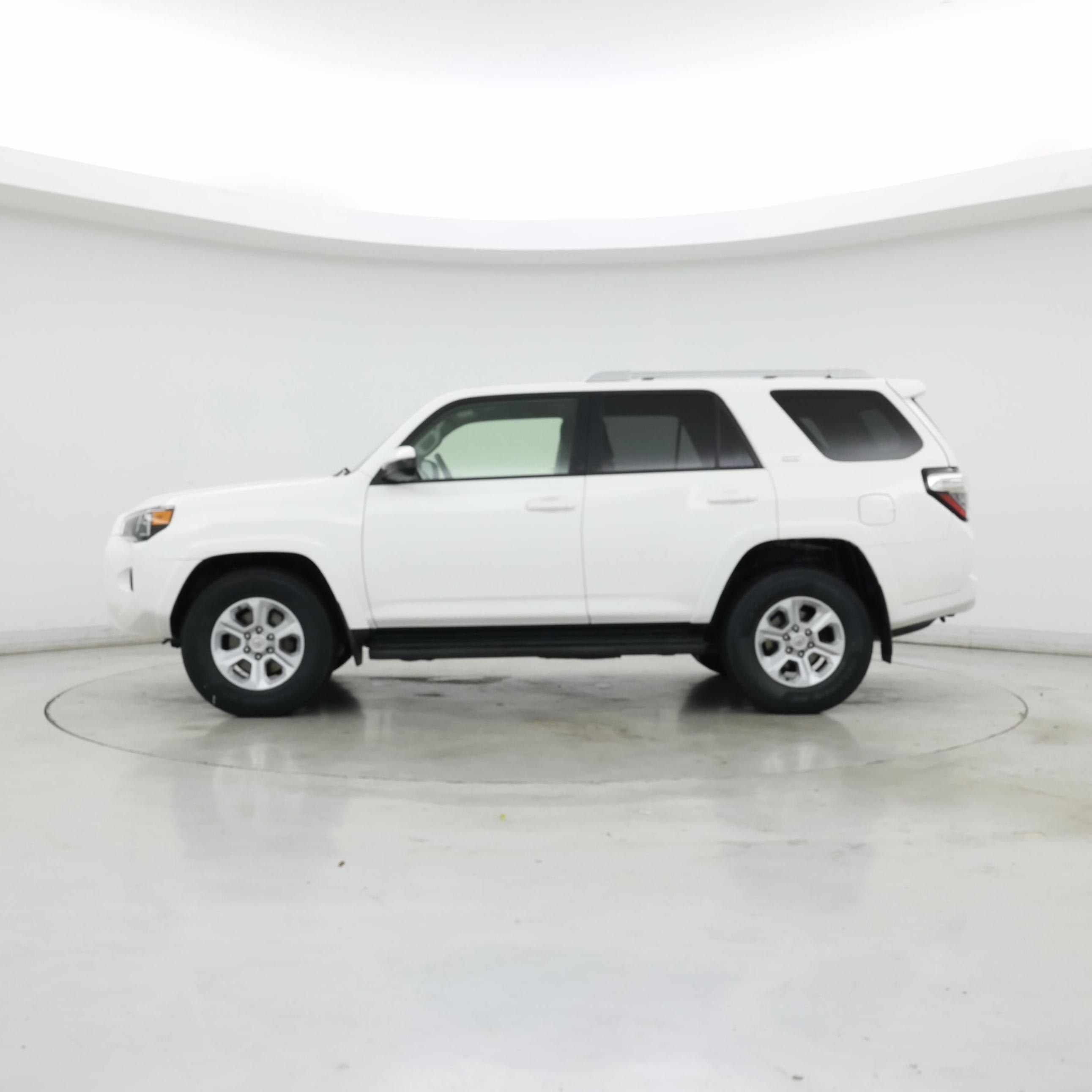 Thumbnail: 2018 Toyota 4Runner - 3