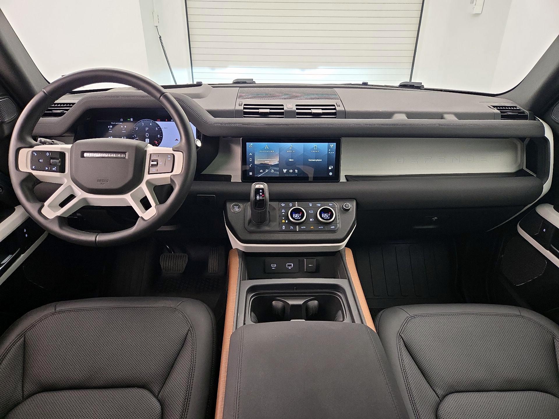 Thumbnail: 2023 Land Rover Defender - 9