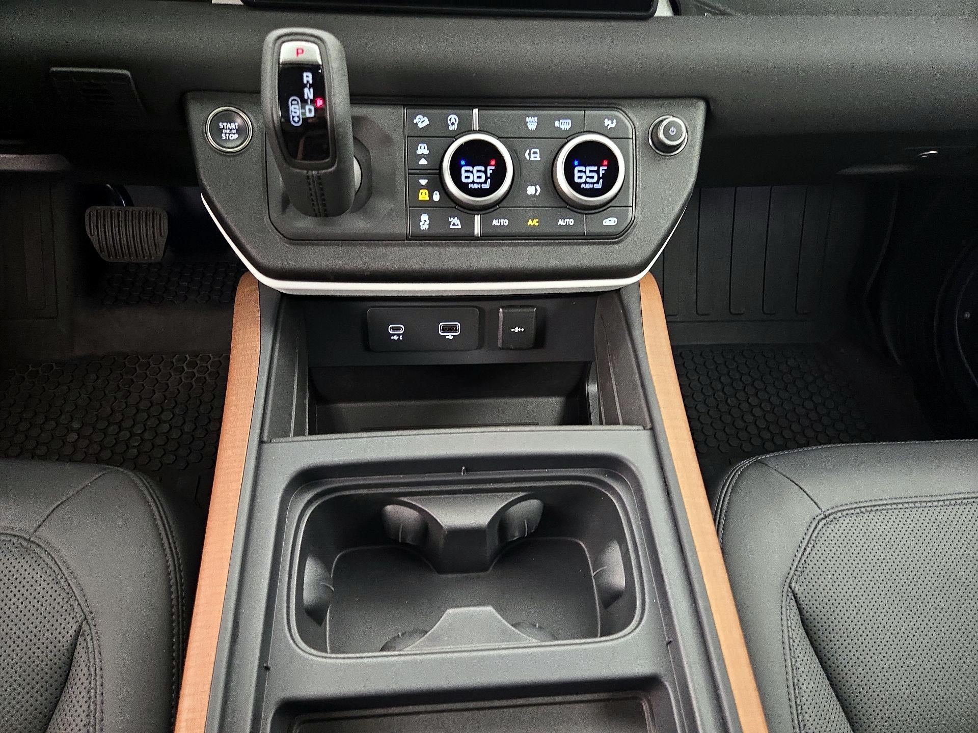 Thumbnail: 2023 Land Rover Defender - 18