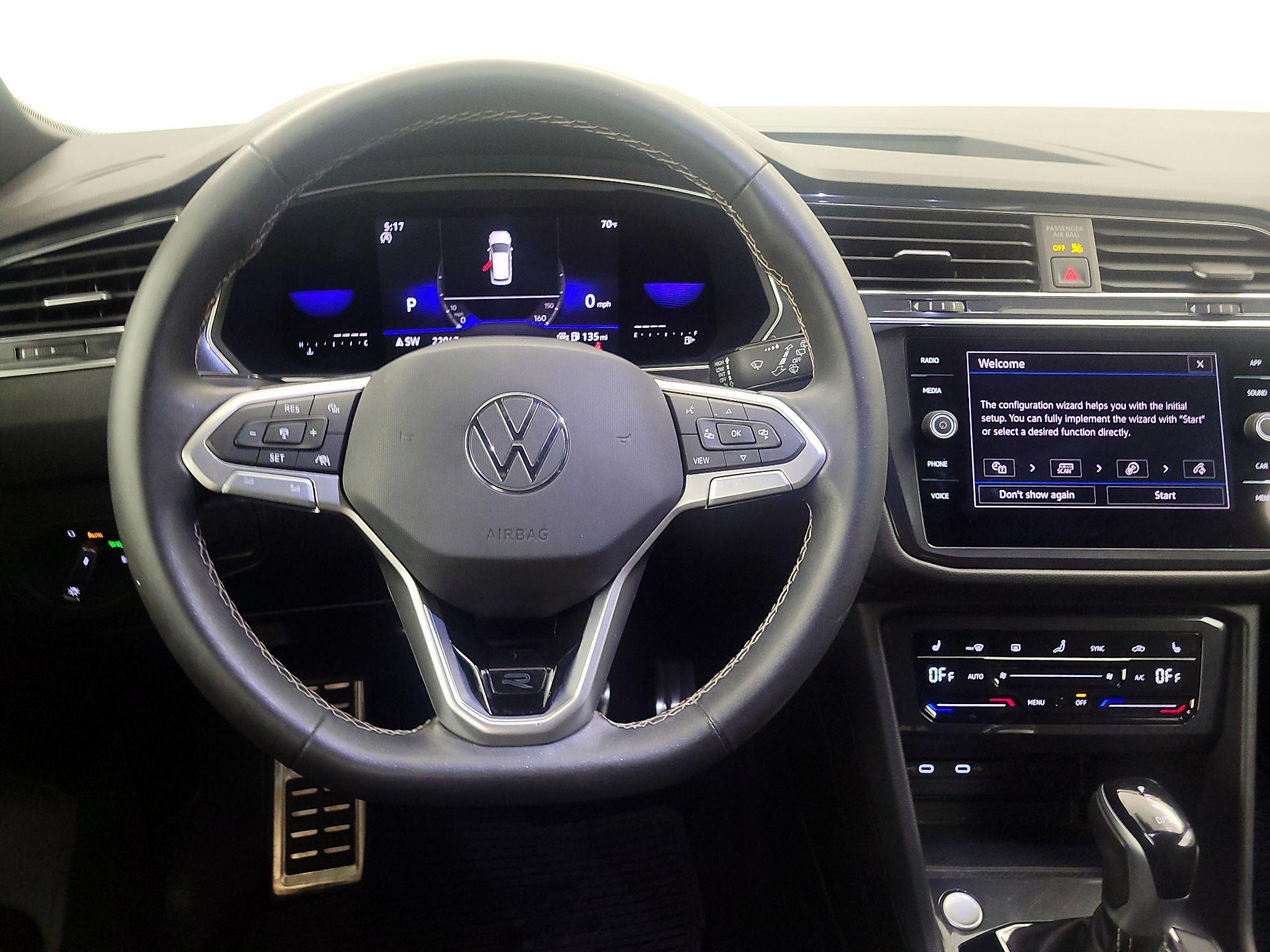 Thumbnail: 2023 Volkswagen Tiguan - 10
