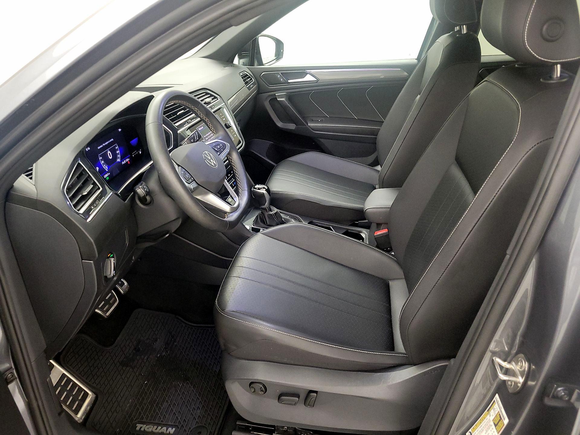Thumbnail: 2023 Volkswagen Tiguan - 11