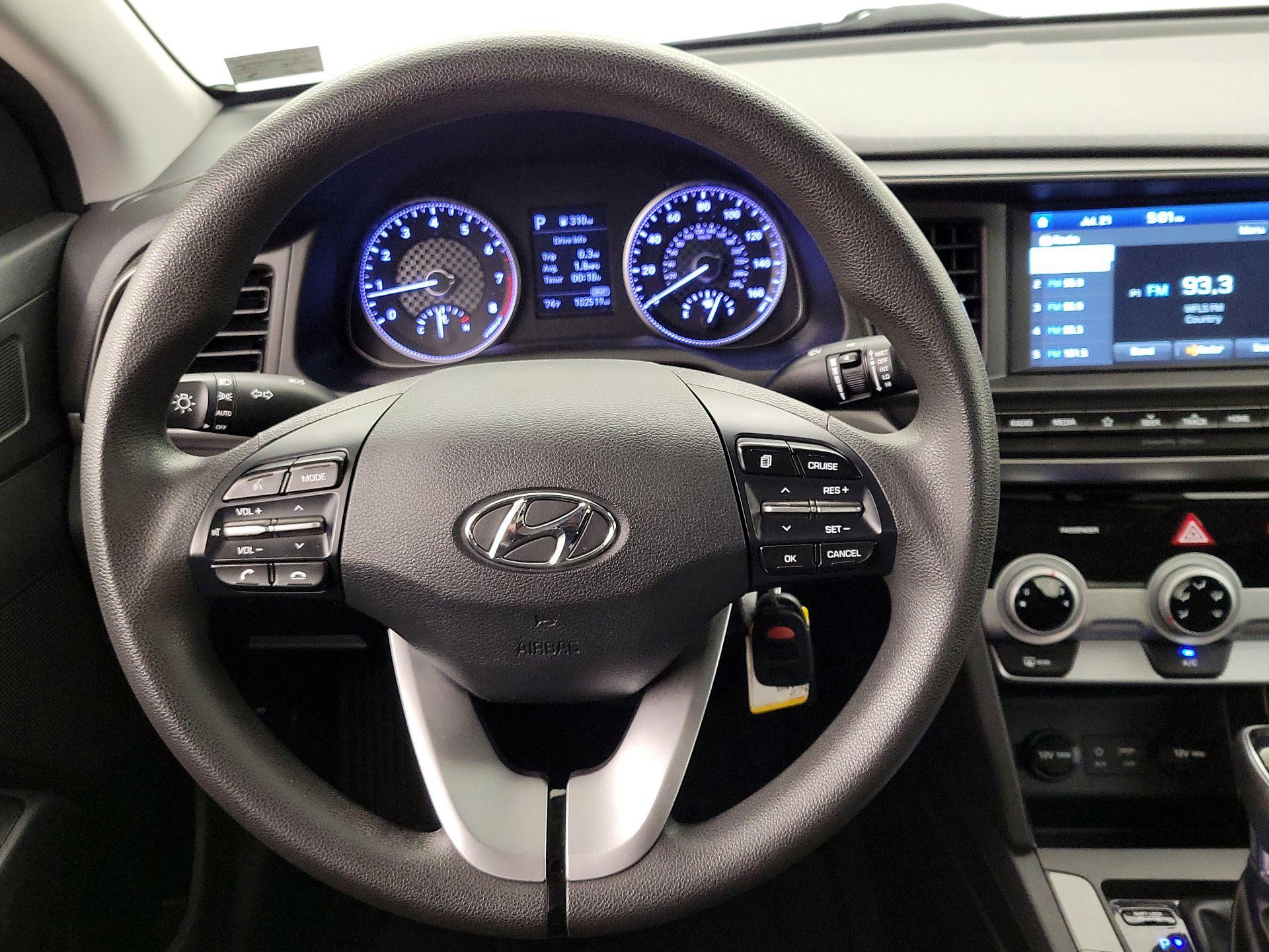 Thumbnail: 2019 Hyundai Elantra - 10