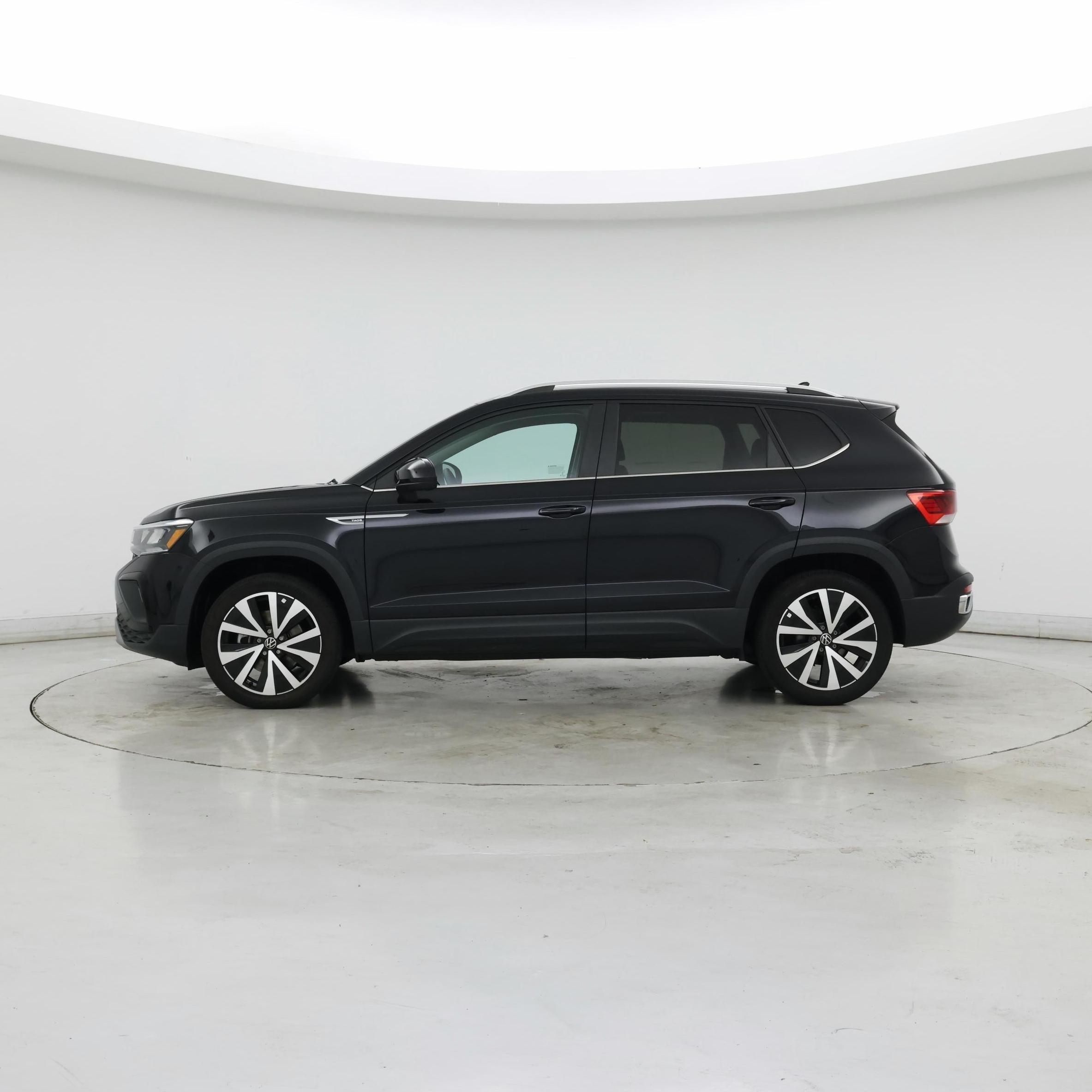 Thumbnail: 2024 Volkswagen Taos - 3