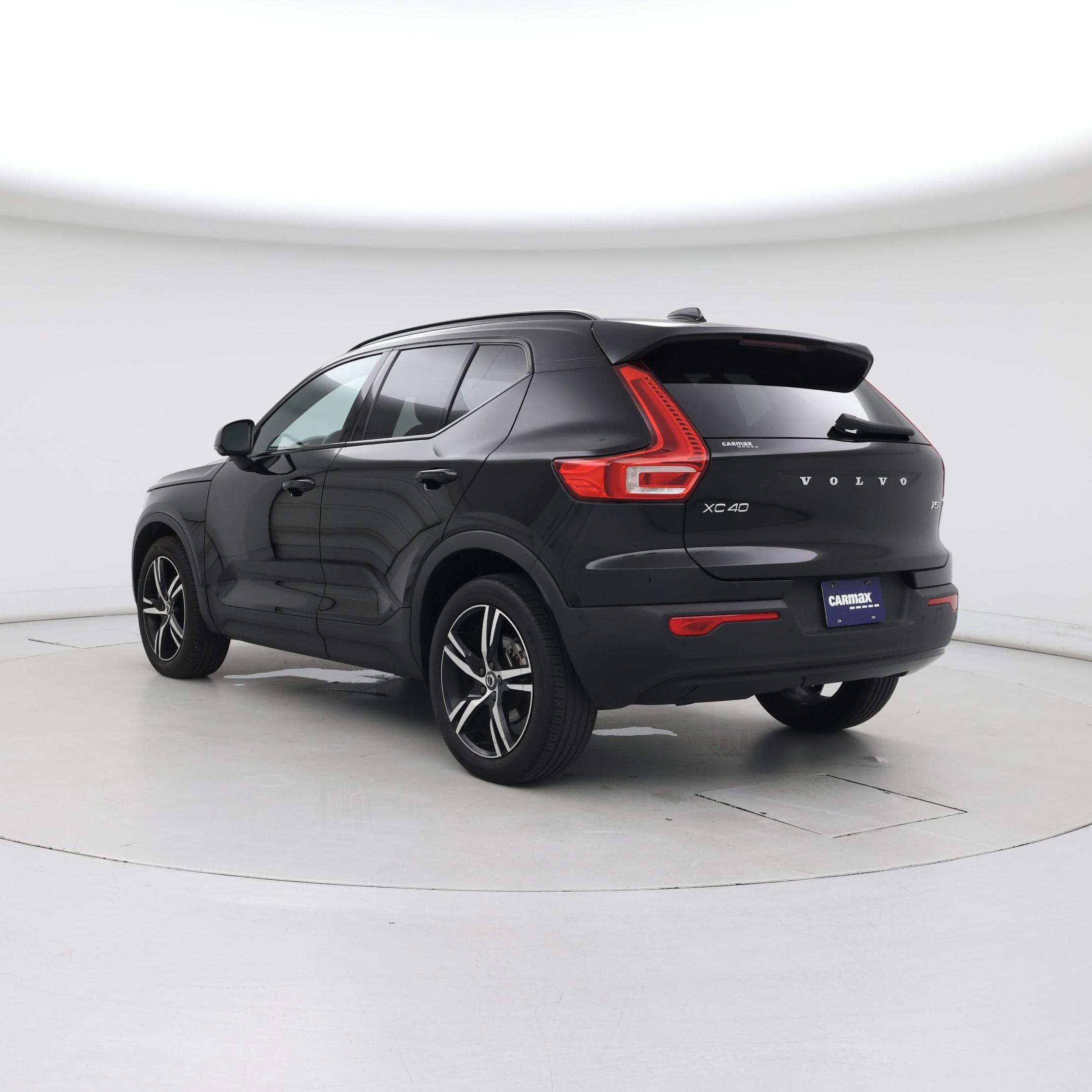 Thumbnail: 2022 Volvo XC40 - 2