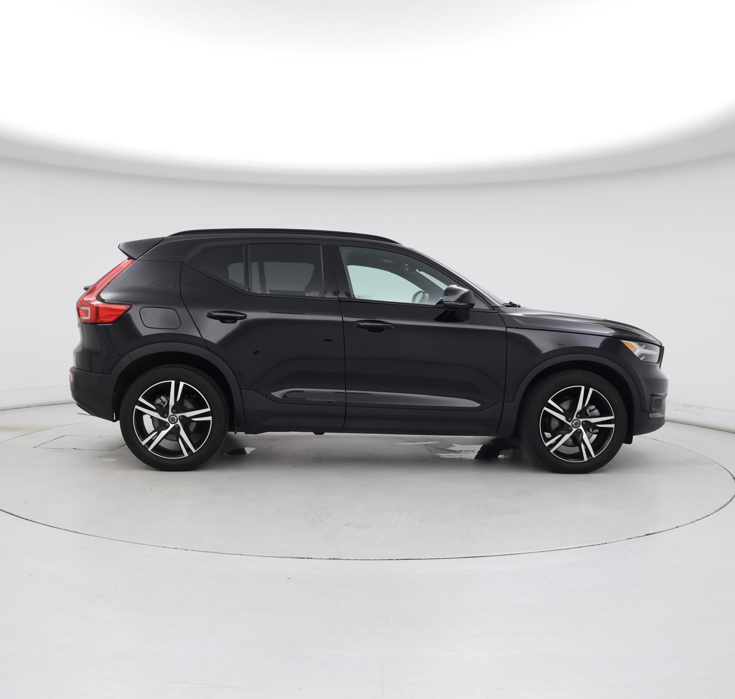 Thumbnail: 2022 Volvo XC40 - 7