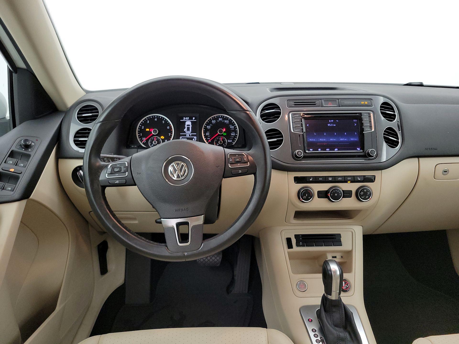 Thumbnail: 2017 Volkswagen Tiguan - 10