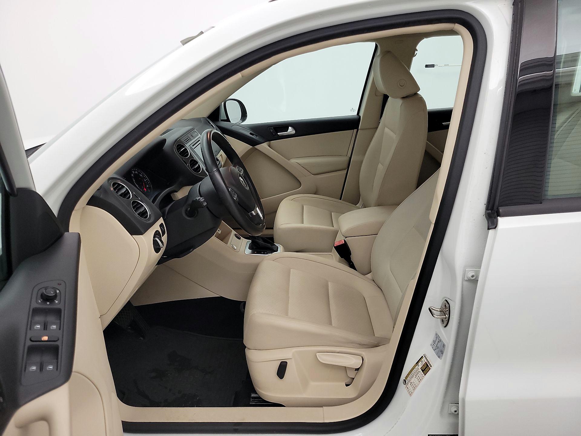 Thumbnail: 2017 Volkswagen Tiguan - 11