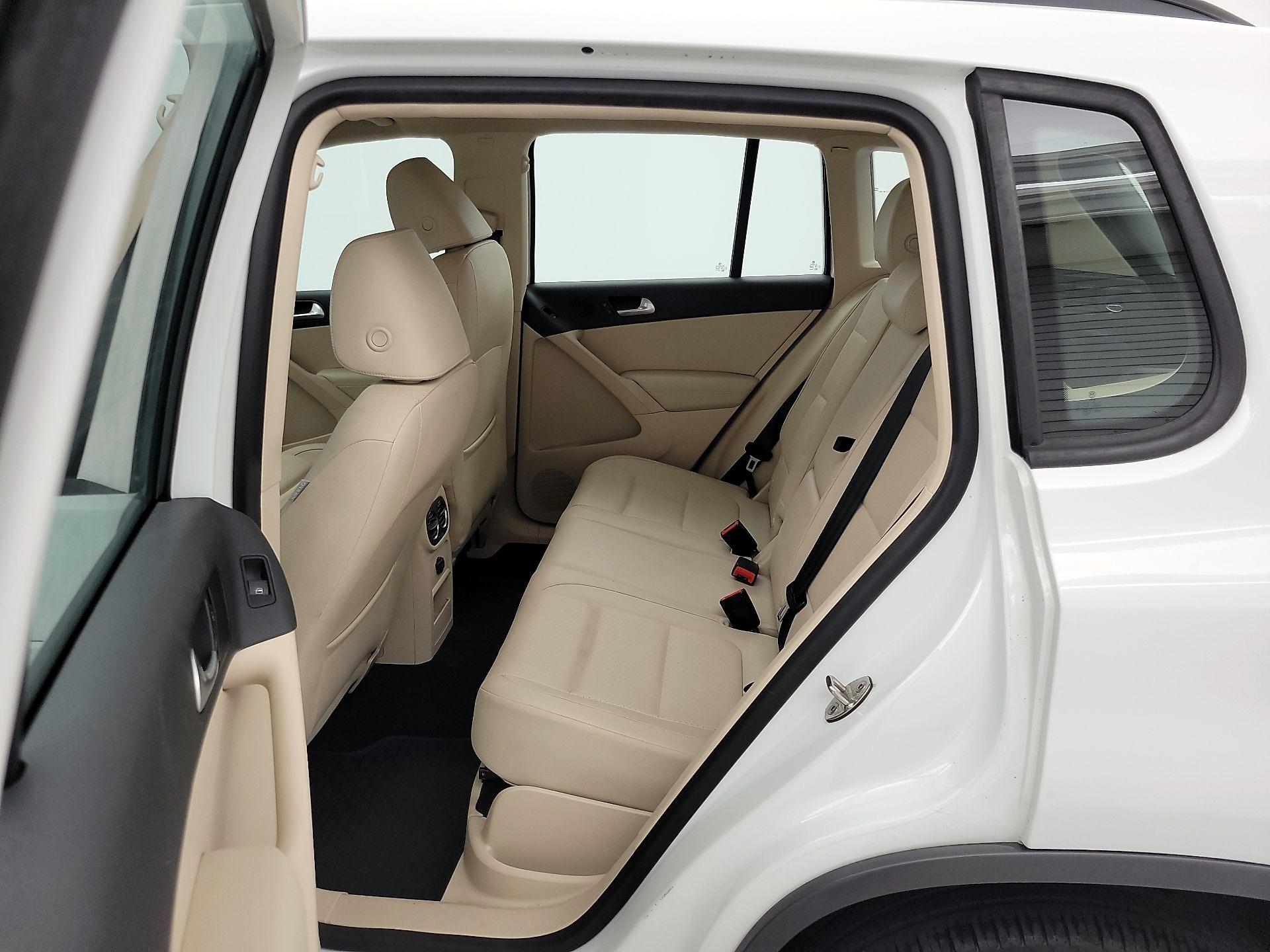 Thumbnail: 2017 Volkswagen Tiguan - 19