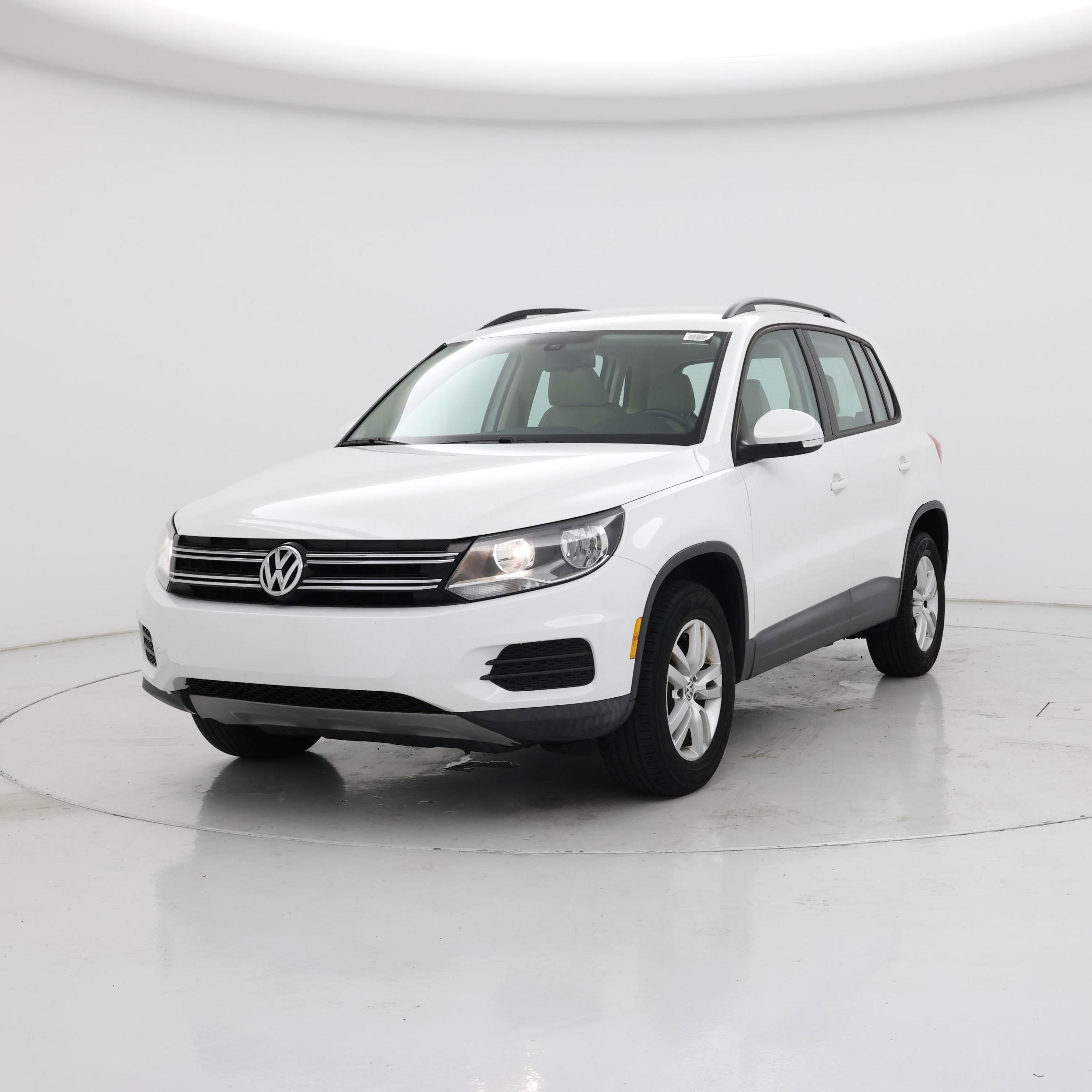 Thumbnail: 2017 Volkswagen Tiguan - 4