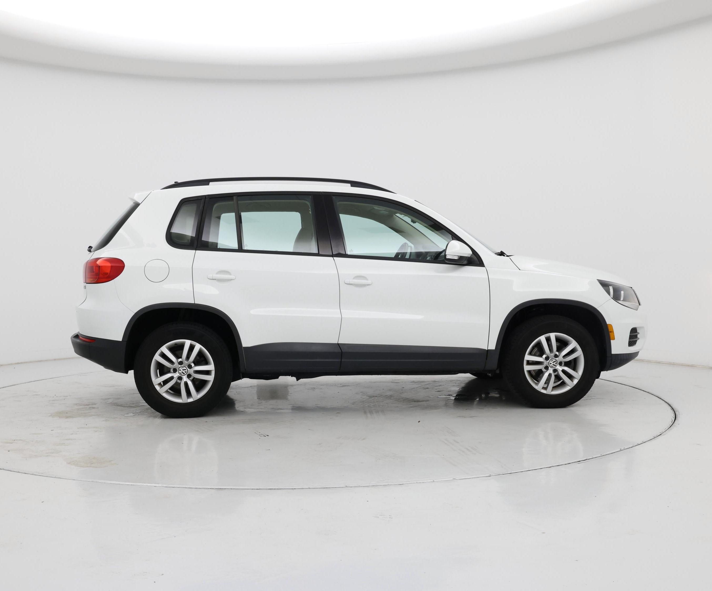 Thumbnail: 2017 Volkswagen Tiguan - 7