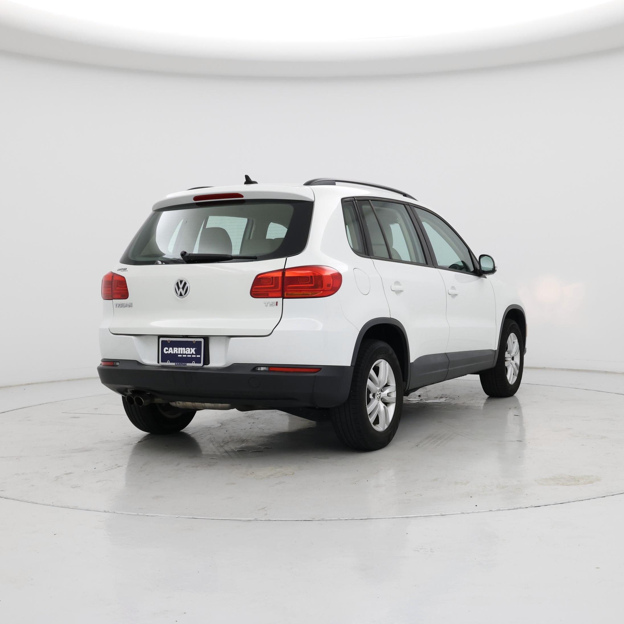 Thumbnail: 2017 Volkswagen Tiguan - 8
