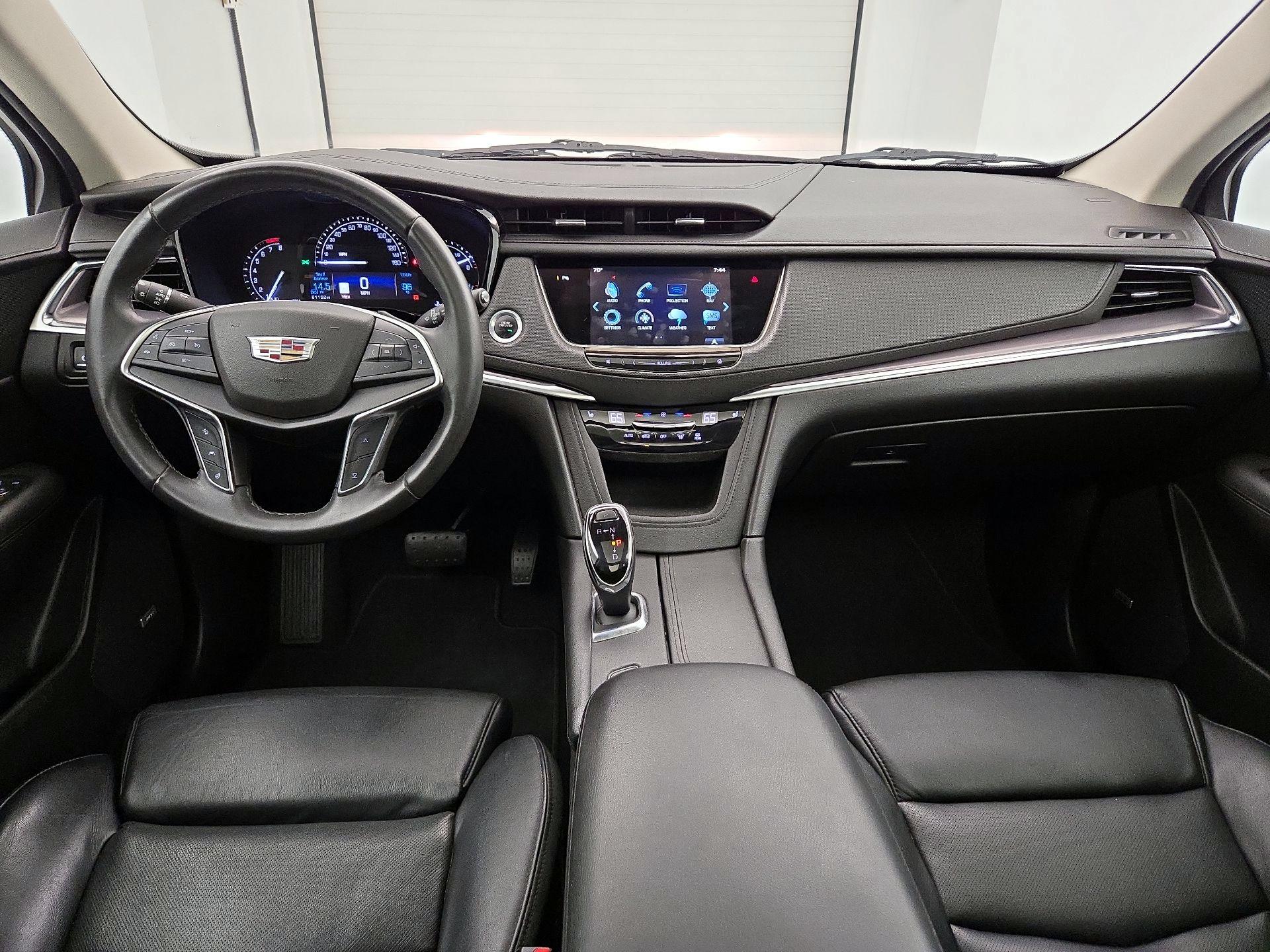 Thumbnail: 2017 Cadillac XT5 - 9